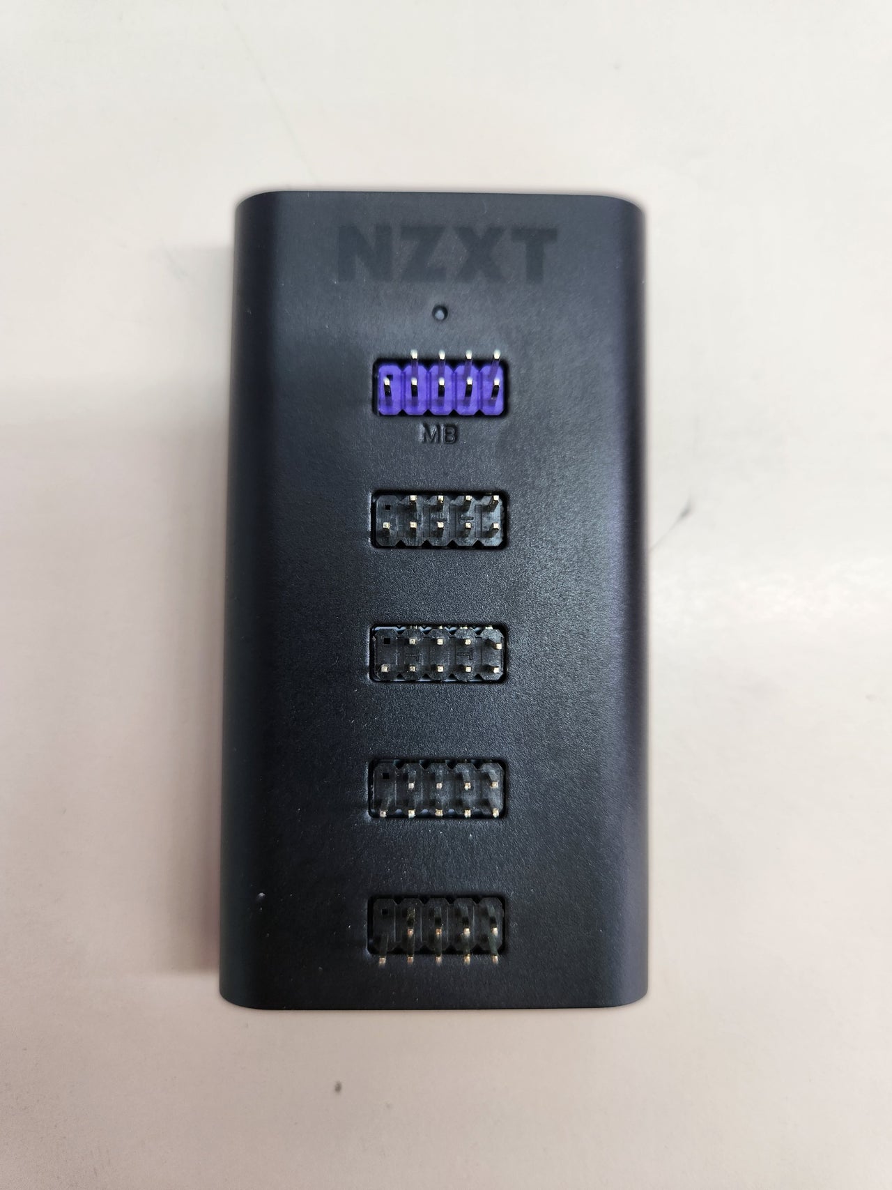 Hub USB Interno 3 - AC-IUSBH-M3 - 4 Puertos USB 2.0 NZXT