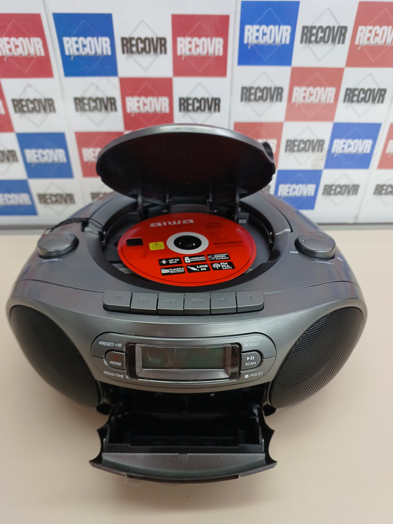 Radio Cassette Portátil con CD, Bluetooth y USBAiwa BBTC-550MG