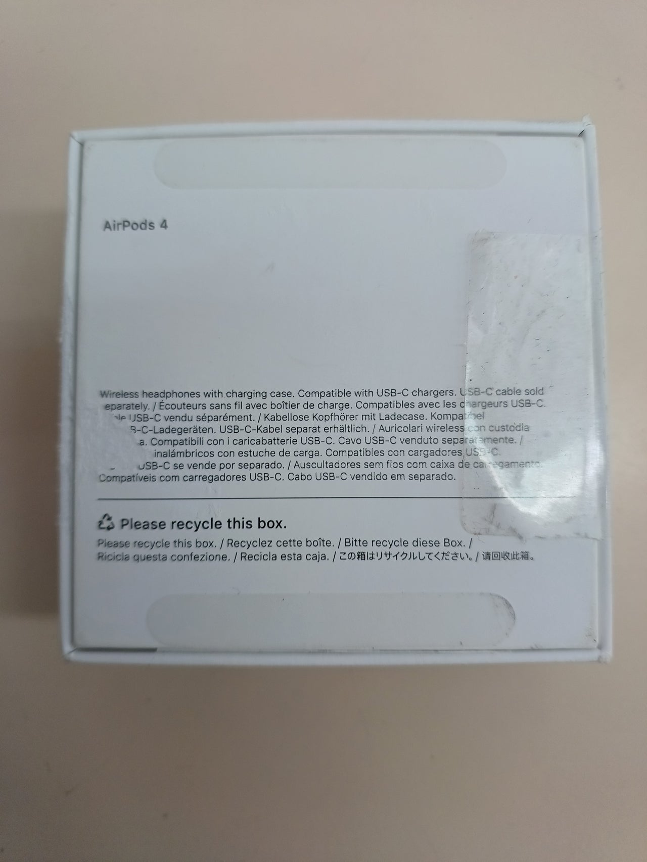 AirPods 4 con audio espacial y USB-C Apple