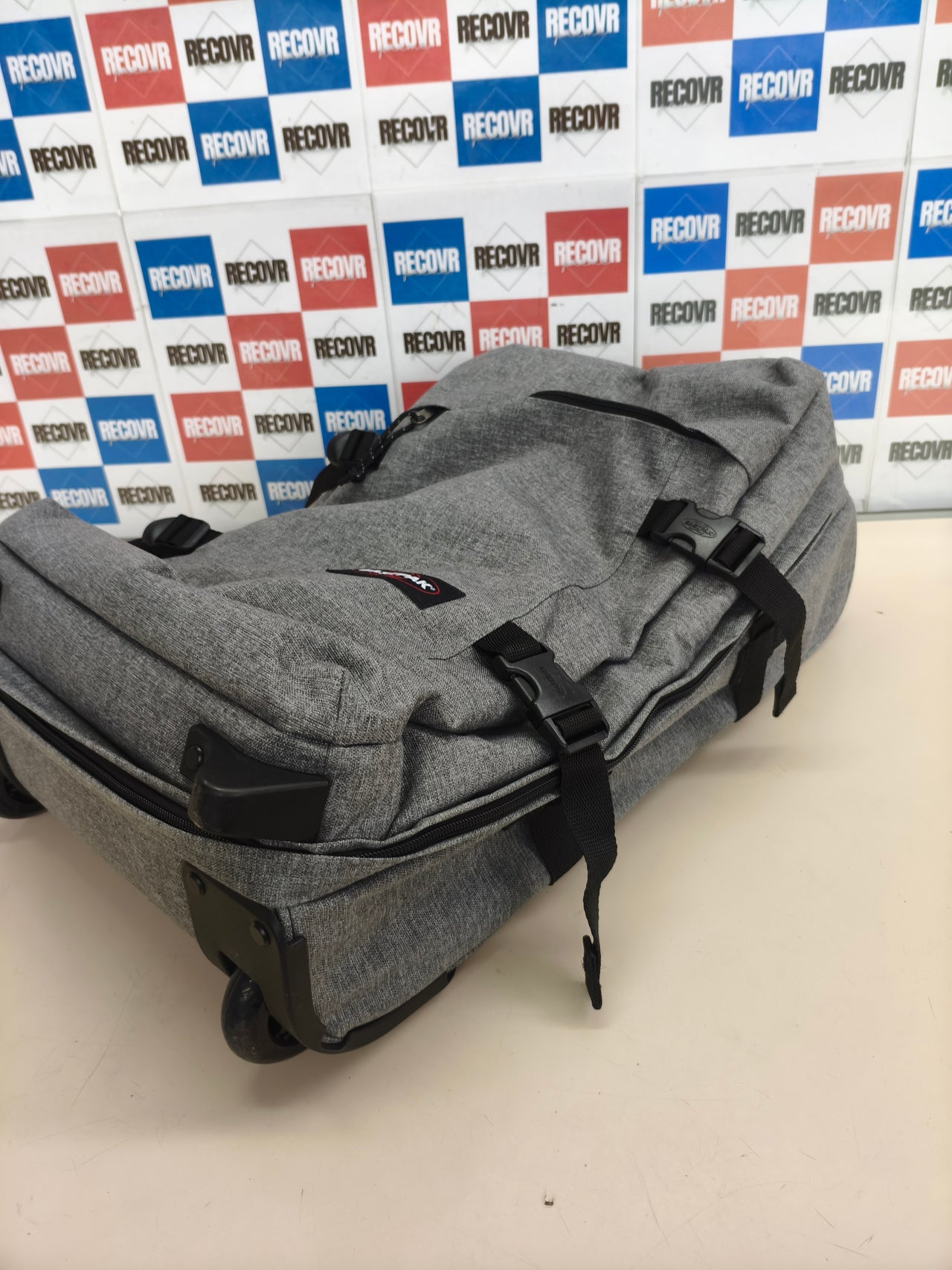 Maleta Eastpak Tranverz S 42 L 45 cm con ruedas