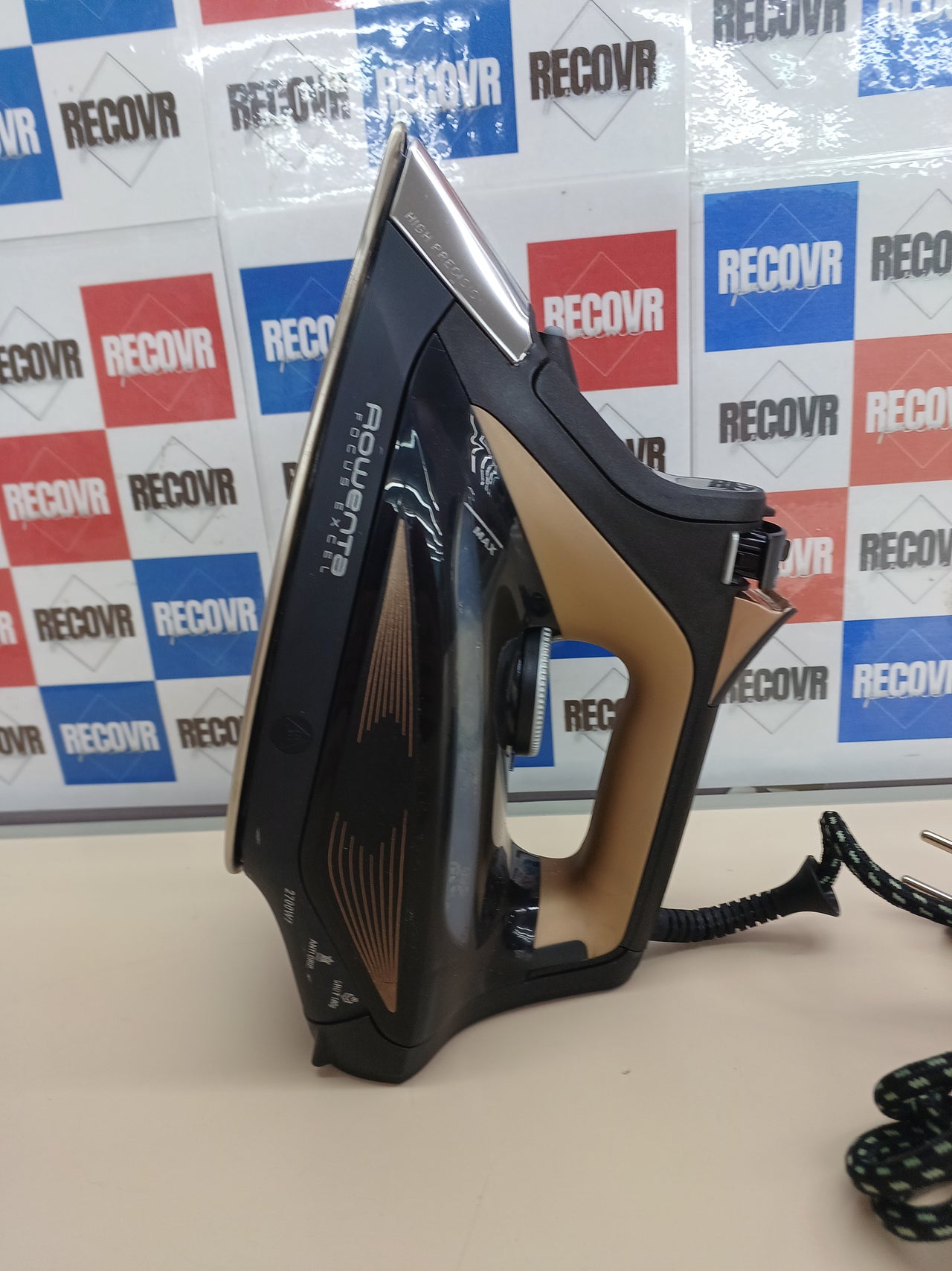 Plancha vertical vapor 2700 W 180 g/min – Rowenta