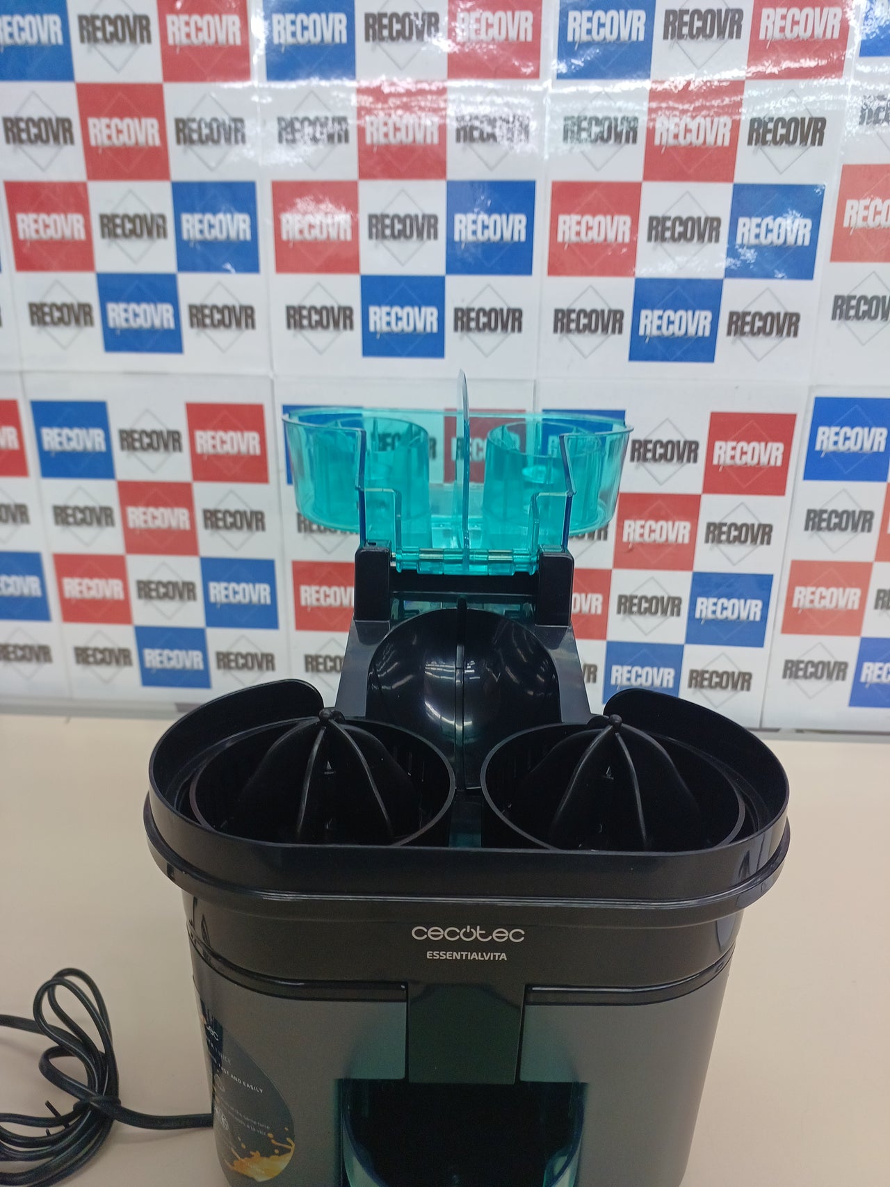 Exprimidor 90W doble cabezal vaso 500ml Cecotec