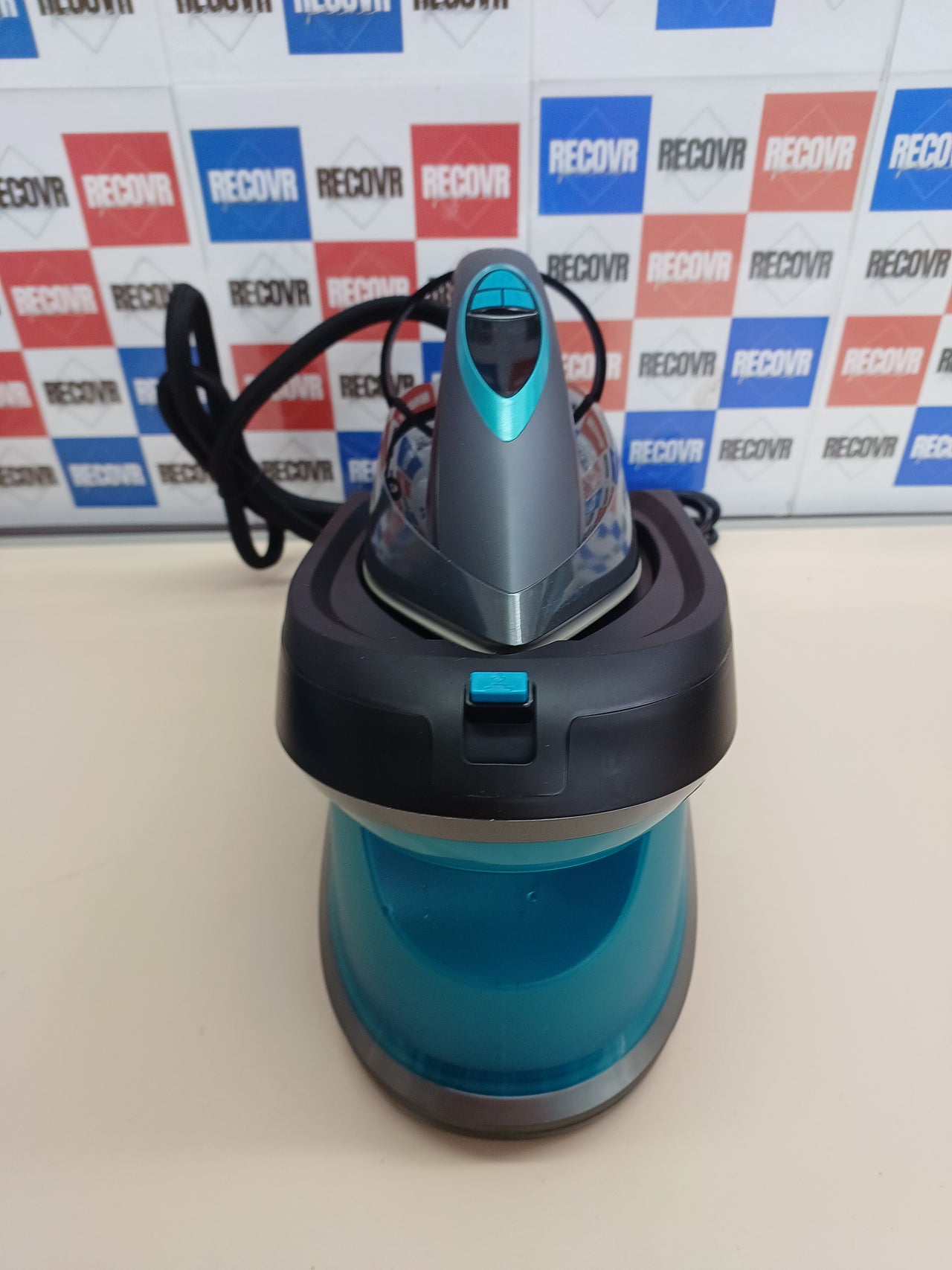 Centro planchado 3200 W 8 bares vapor continuo y turbo - Cecotec