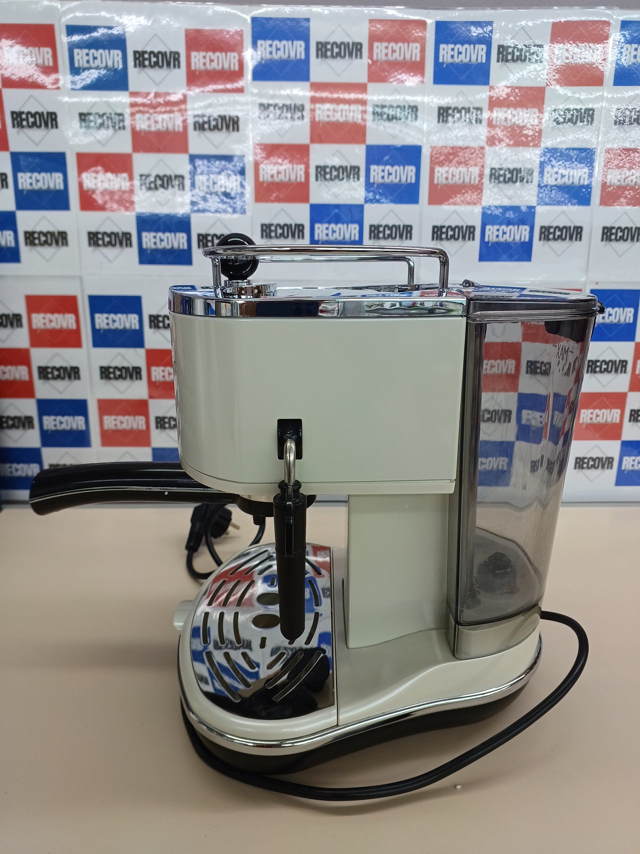 DeLonghi Eco 311 - Cafetera automática, 1100 W, 1.4 L, color plateado