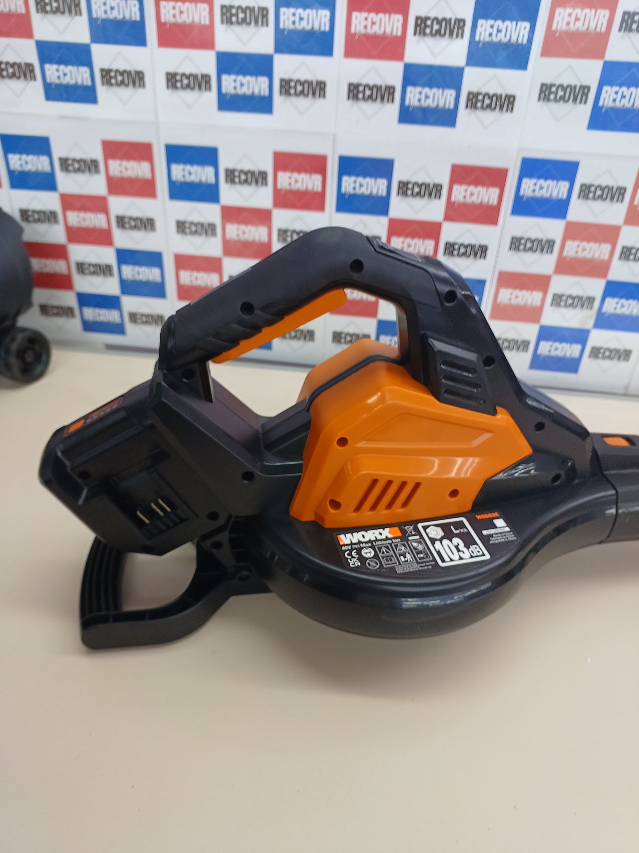 Aspirador de hojas 40V 2en1 con baterías – Worx