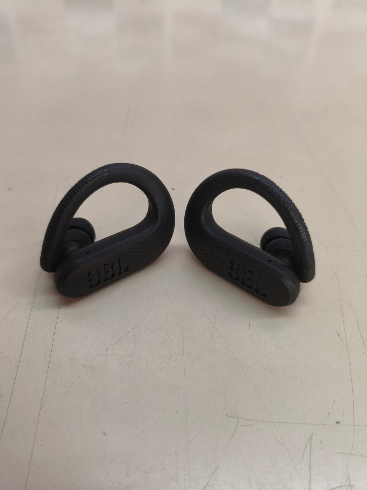 Auriculares inalámbricos JBL Endurance Peak 3 (negros)