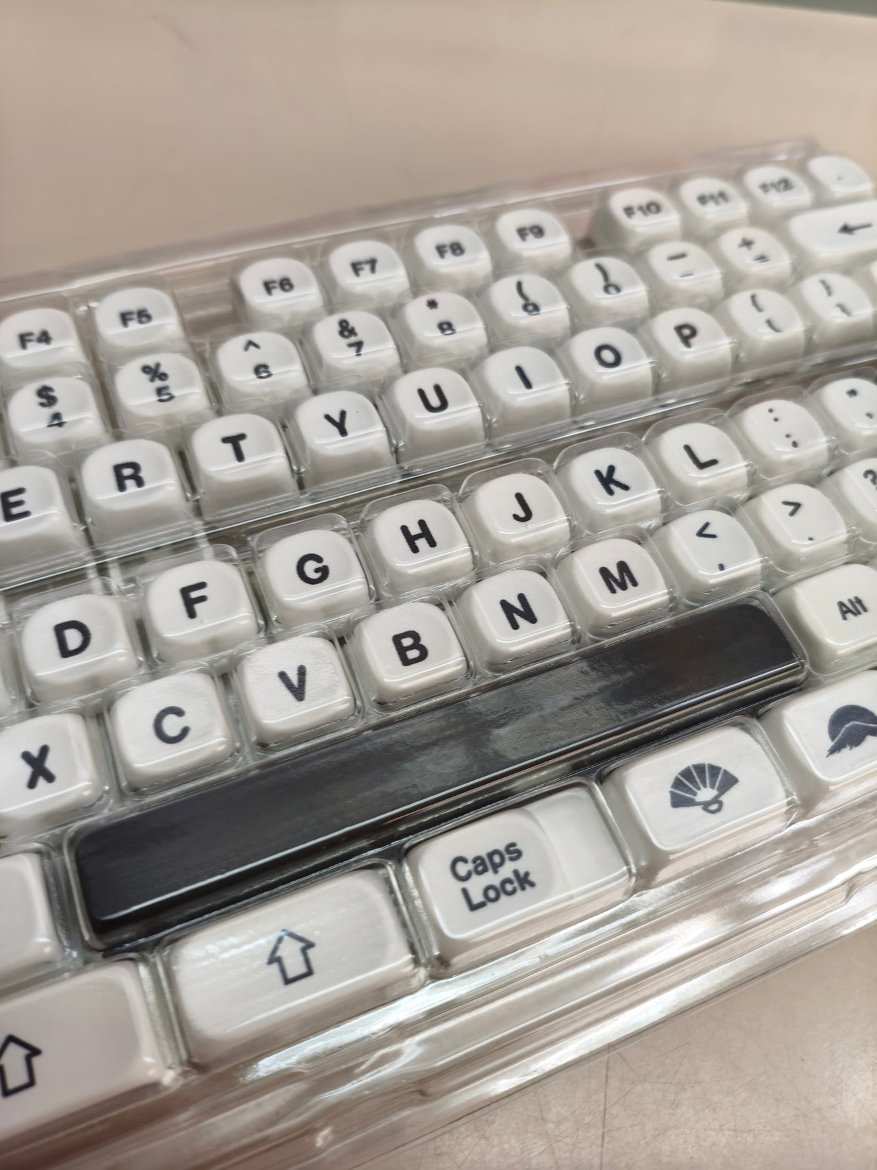 Teclas PBT Womiercon diseño MOA