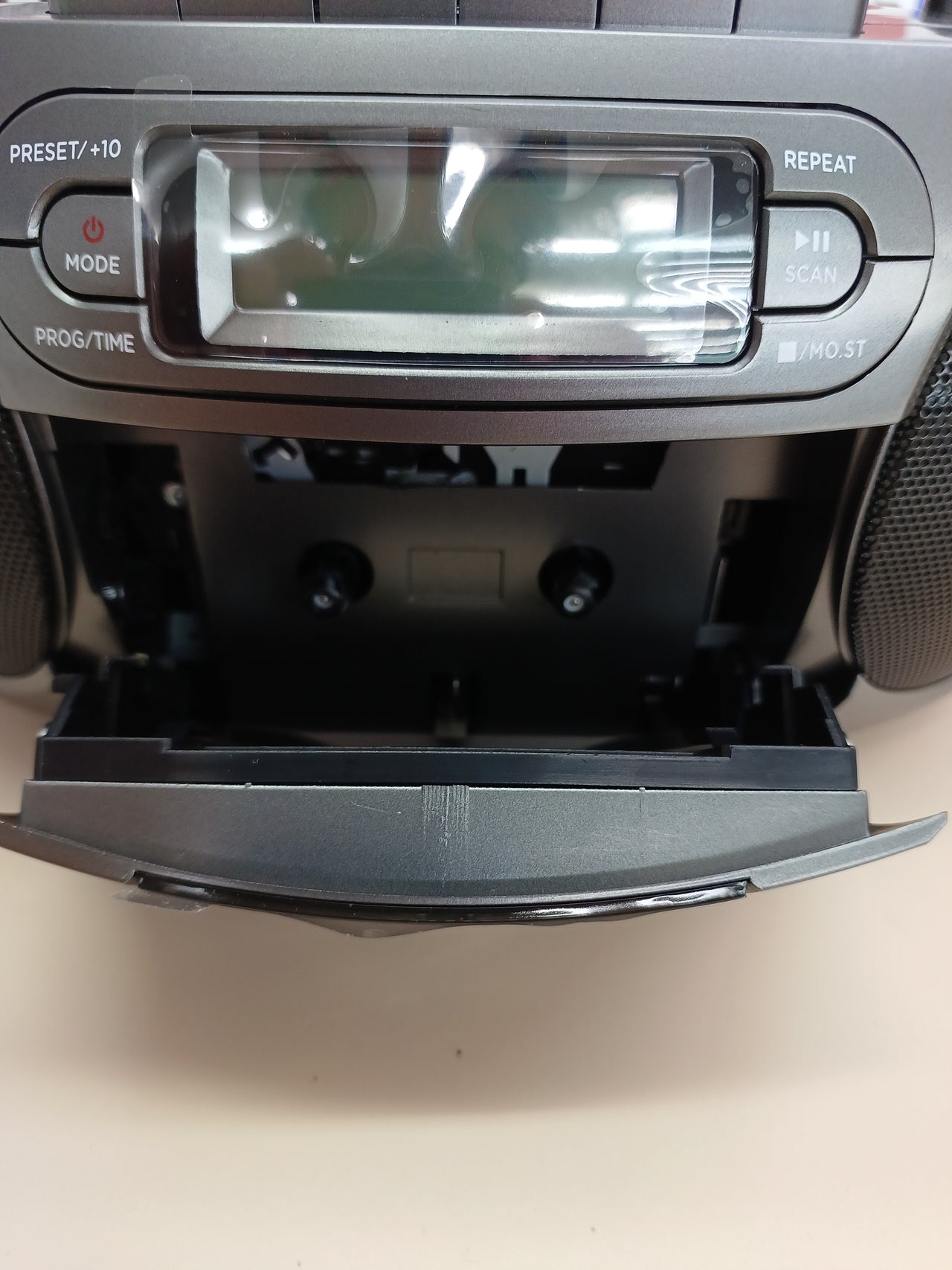 Radio Cassette Portátil con CD, Bluetooth y USBAiwa BBTC-550MG