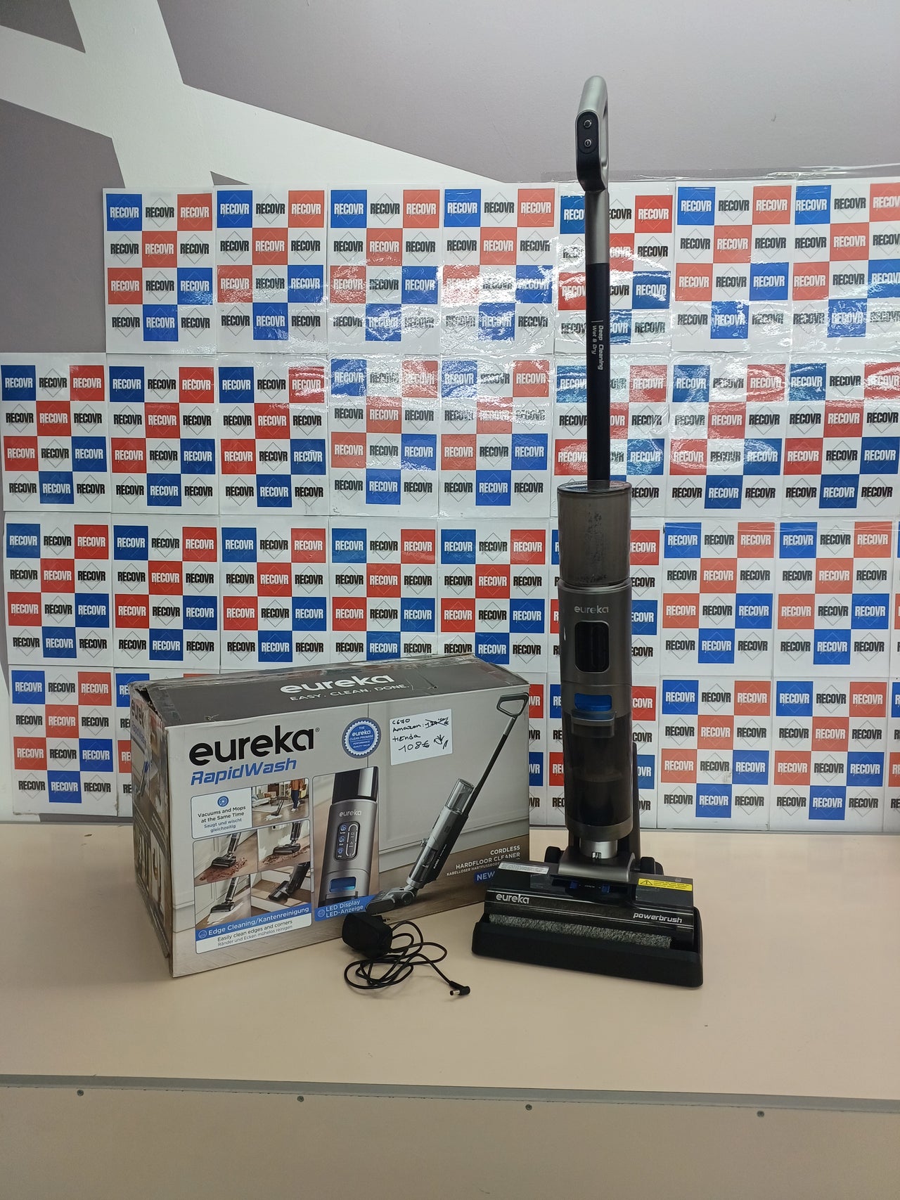 Aspirador en Seco/Húmedo Eureka RapidWash NEW430