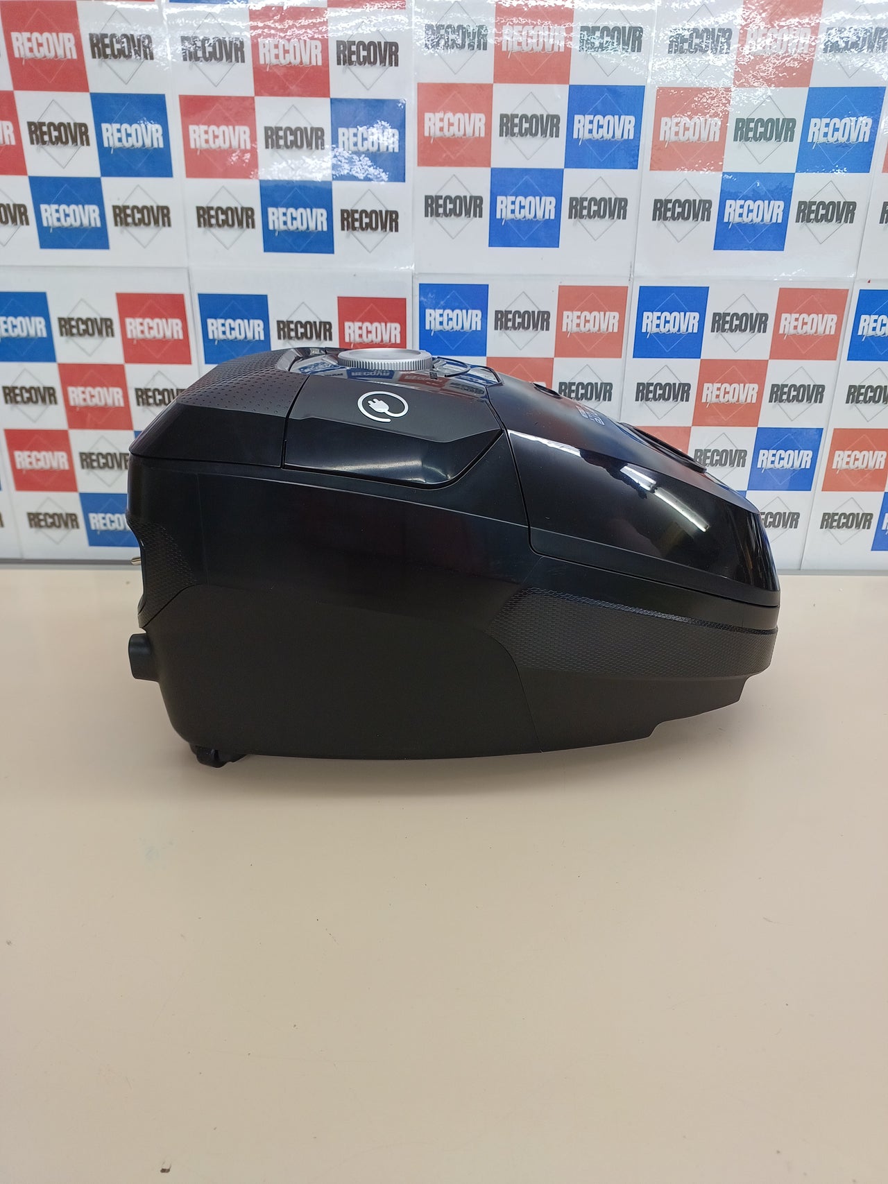 Aspirador con Bolsa Rowenta Force Max Silence 900W