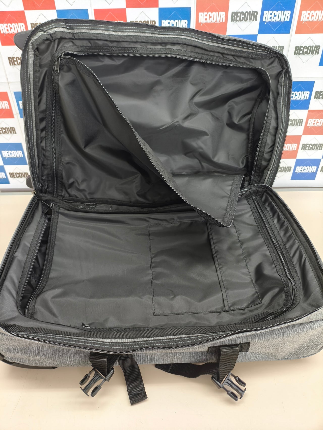 Maleta Eastpak Tranverz S 42 L 45 cm con ruedas