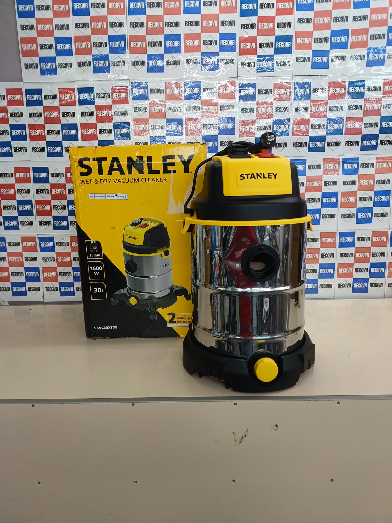 Aspirador Stanley SXVC30XTDE 1600W 30L