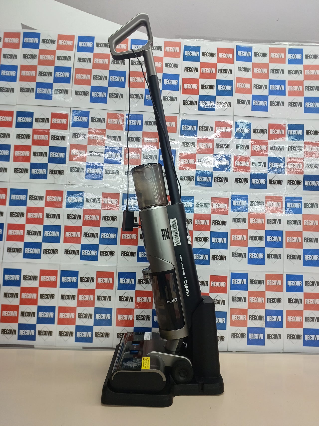 Aspirador y Fregona Eureka RapidWash NEW430