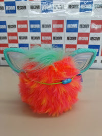 Furby Coral Juguete Interactivo con Control de Voz, para Niños a Partir de 6 Años, con 15 Accesorios de Moda – Versión en Italiano Hasbro