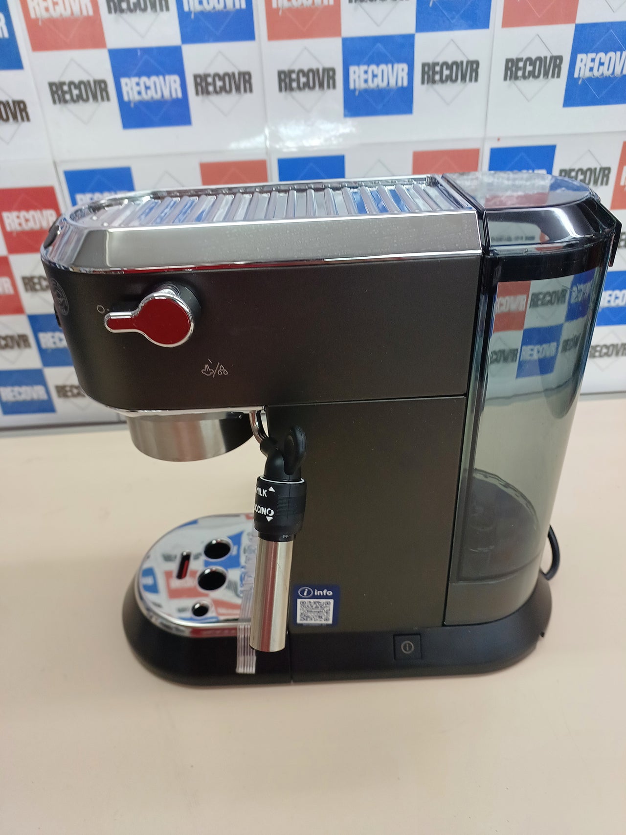 Cafetera espresso bomba acero 1,3 L negra - De'Longhi