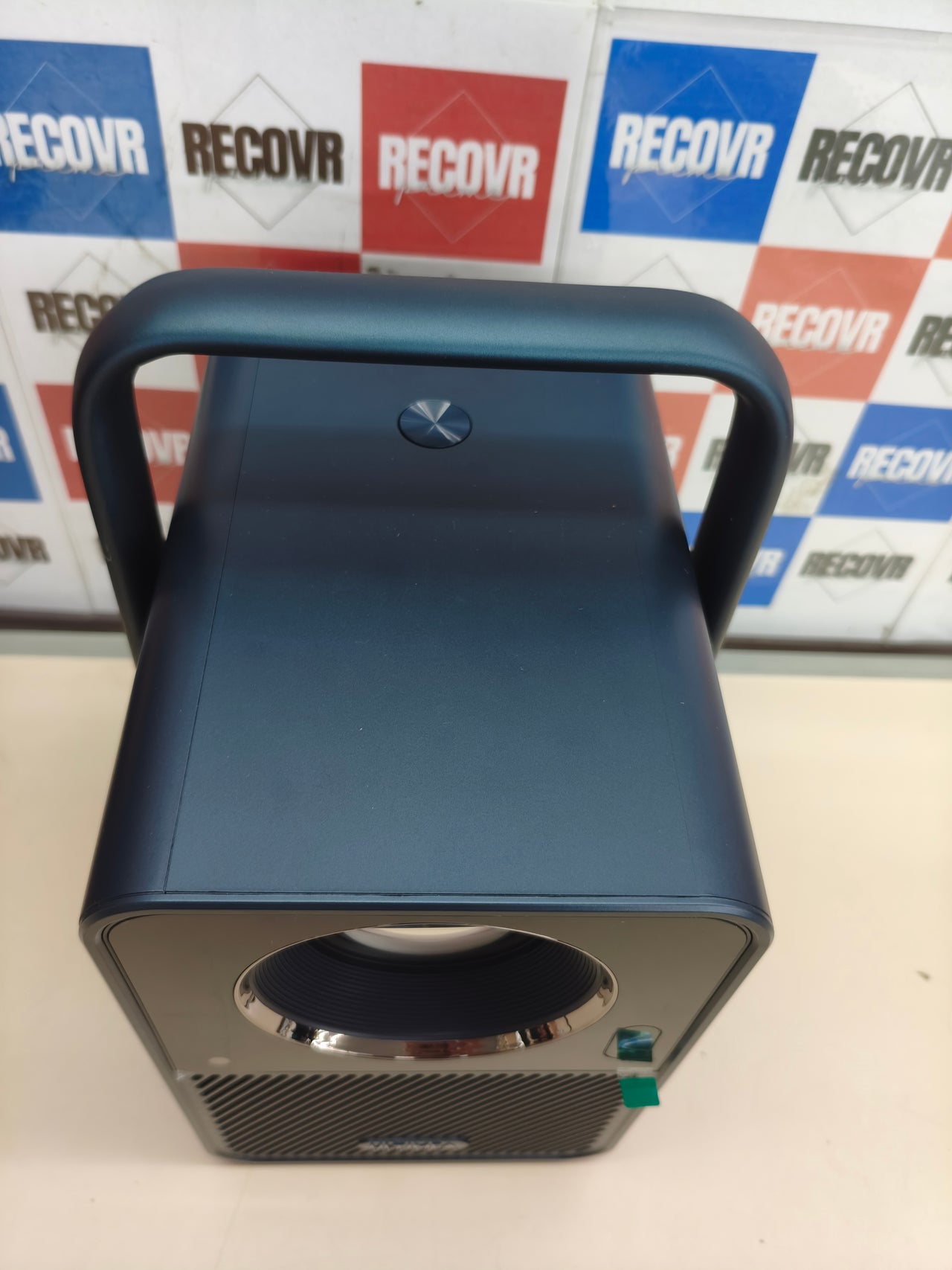 Proyector Ultimea Poseidon E40 Full HD con Android TV