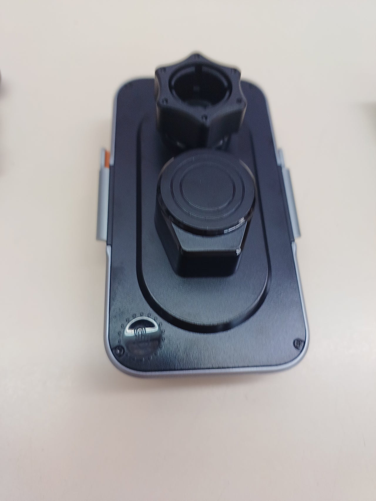 Soporte para Móvil con Cargador Inalámbrico 15W C-10