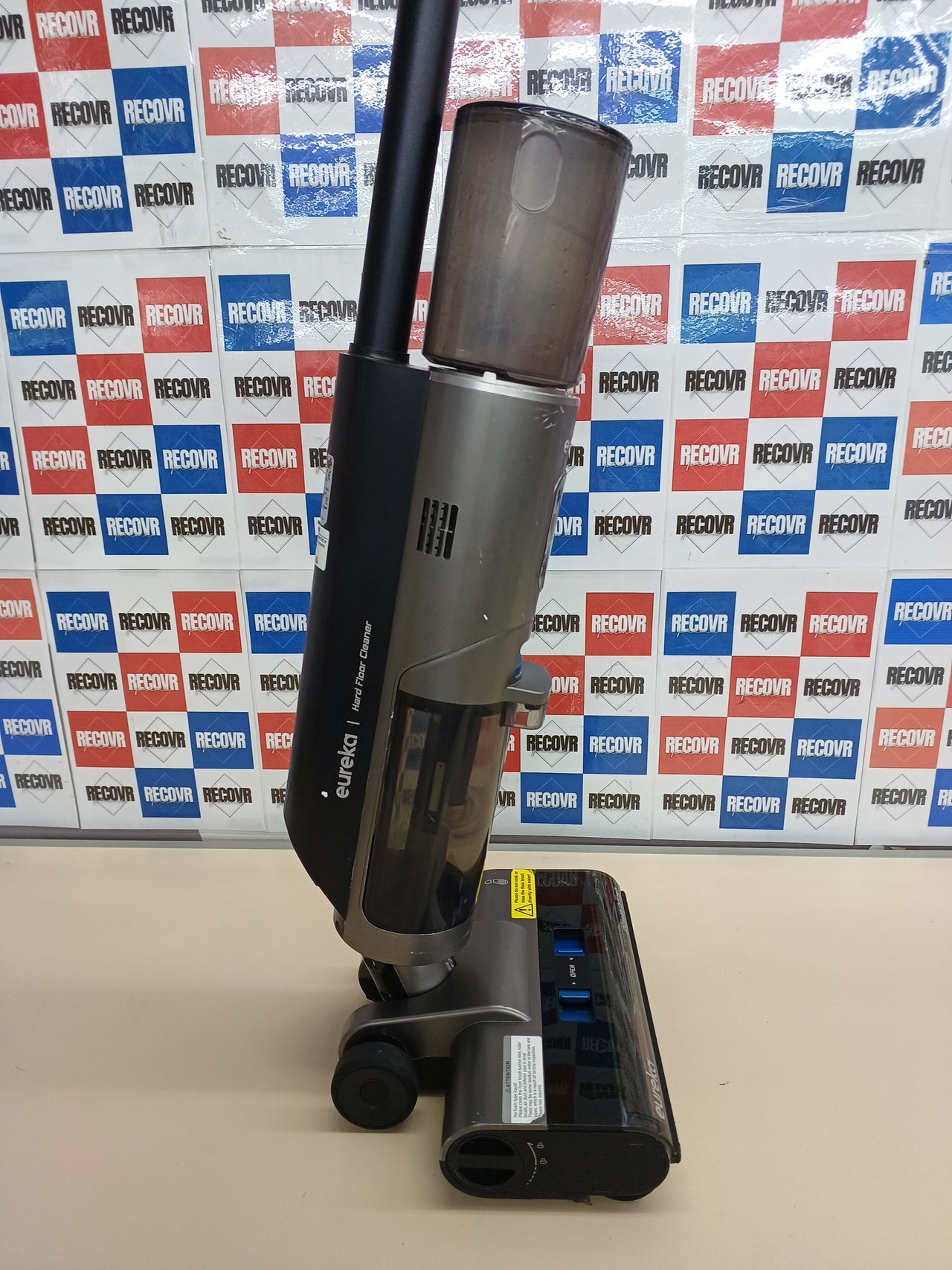 Aspirador en Seco/Húmedo Eureka RapidWash NEW430