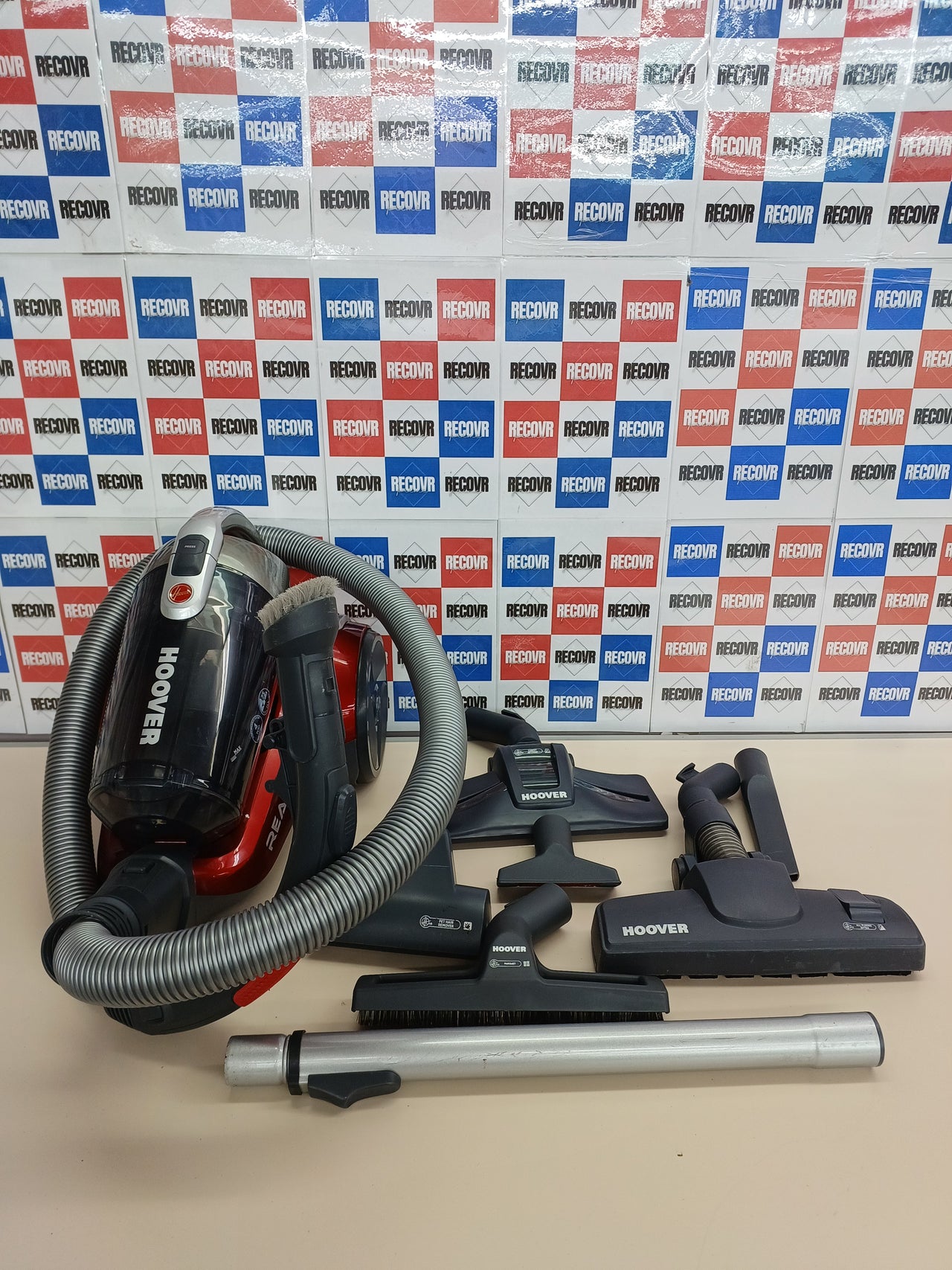 Aspirador sin bolsa 800W  Hoover - Reactiv RC25