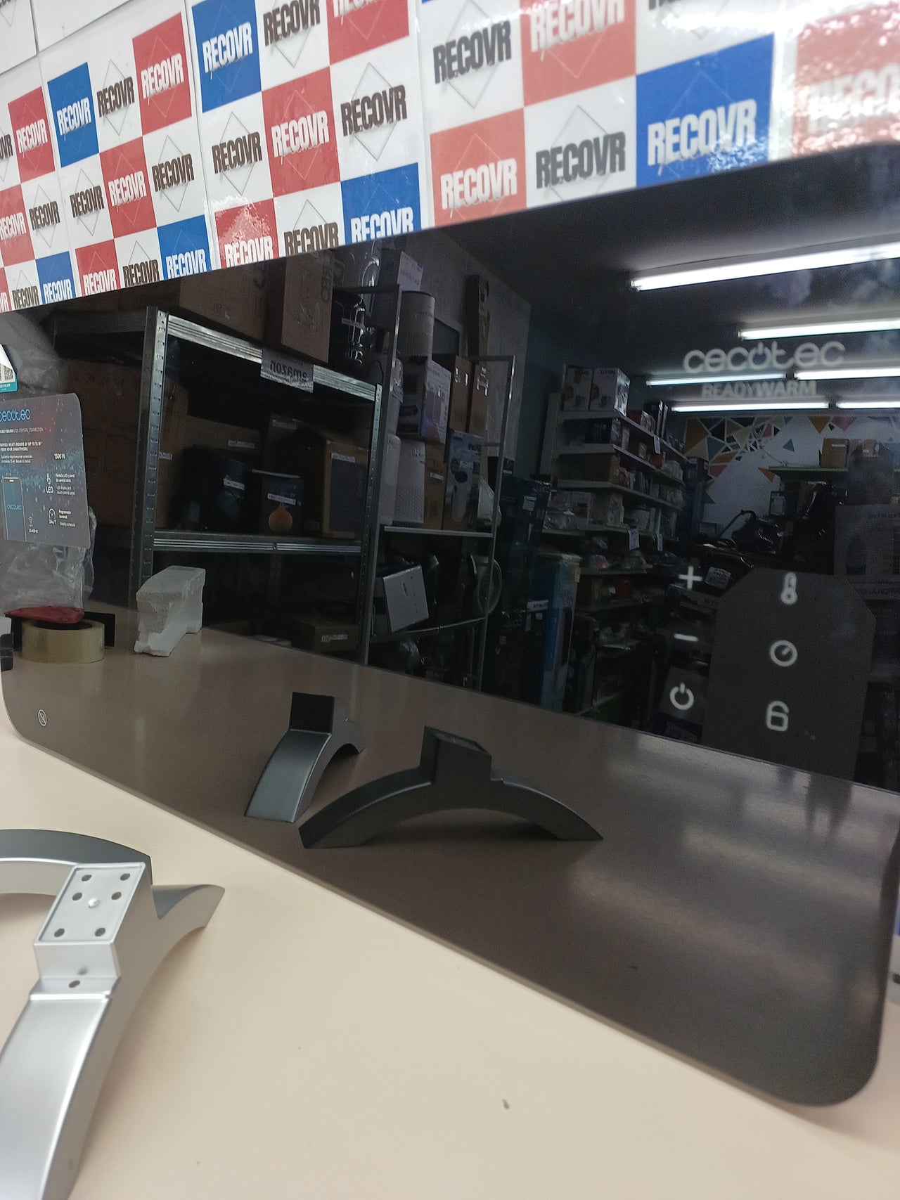 Radiador eléctrico bajo consumo WiFi 1500 W con termostato y temporizador – Cecotec