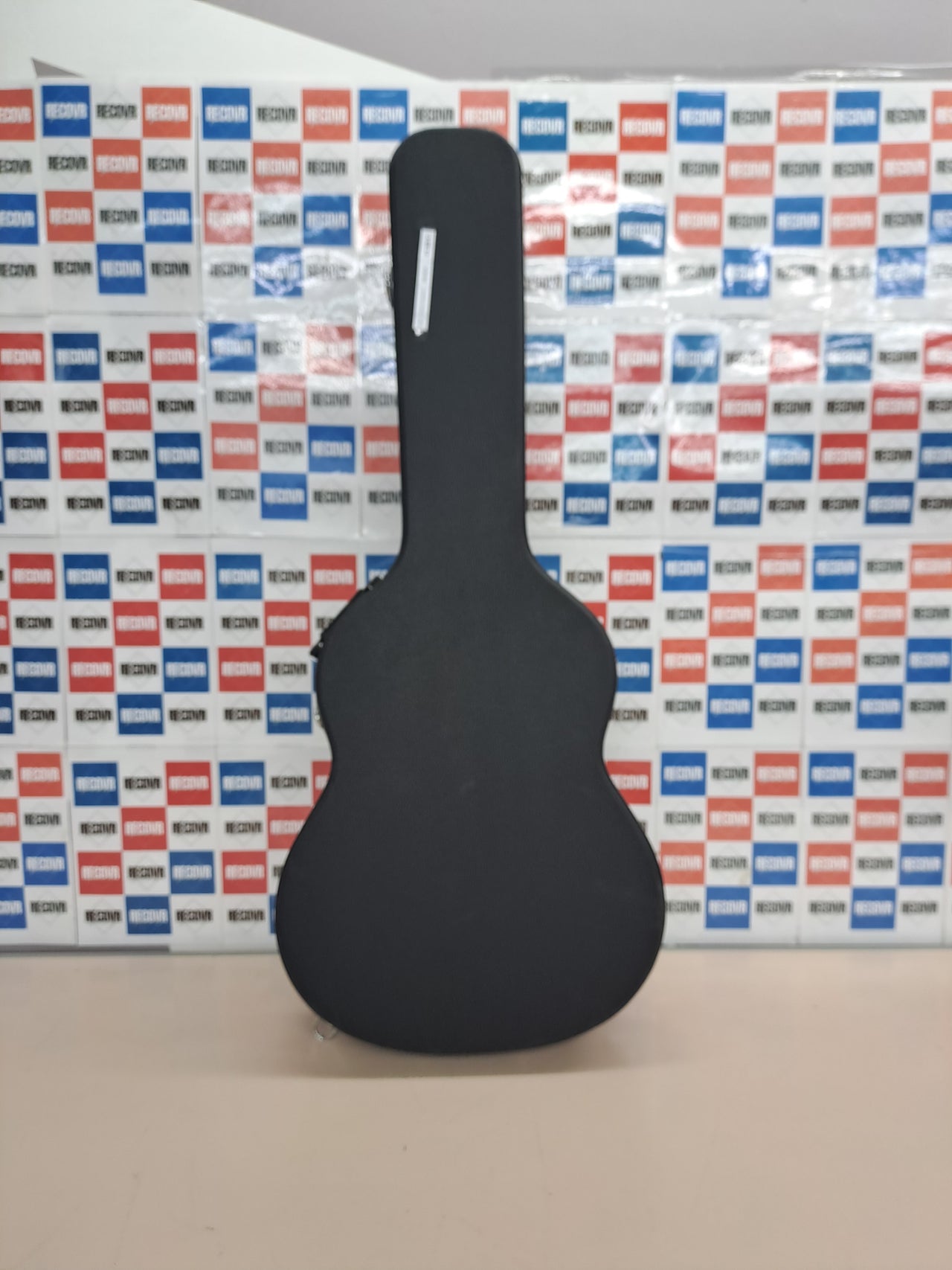 Estuche guitarra clásica rígido madera GEWA negro terciopelo