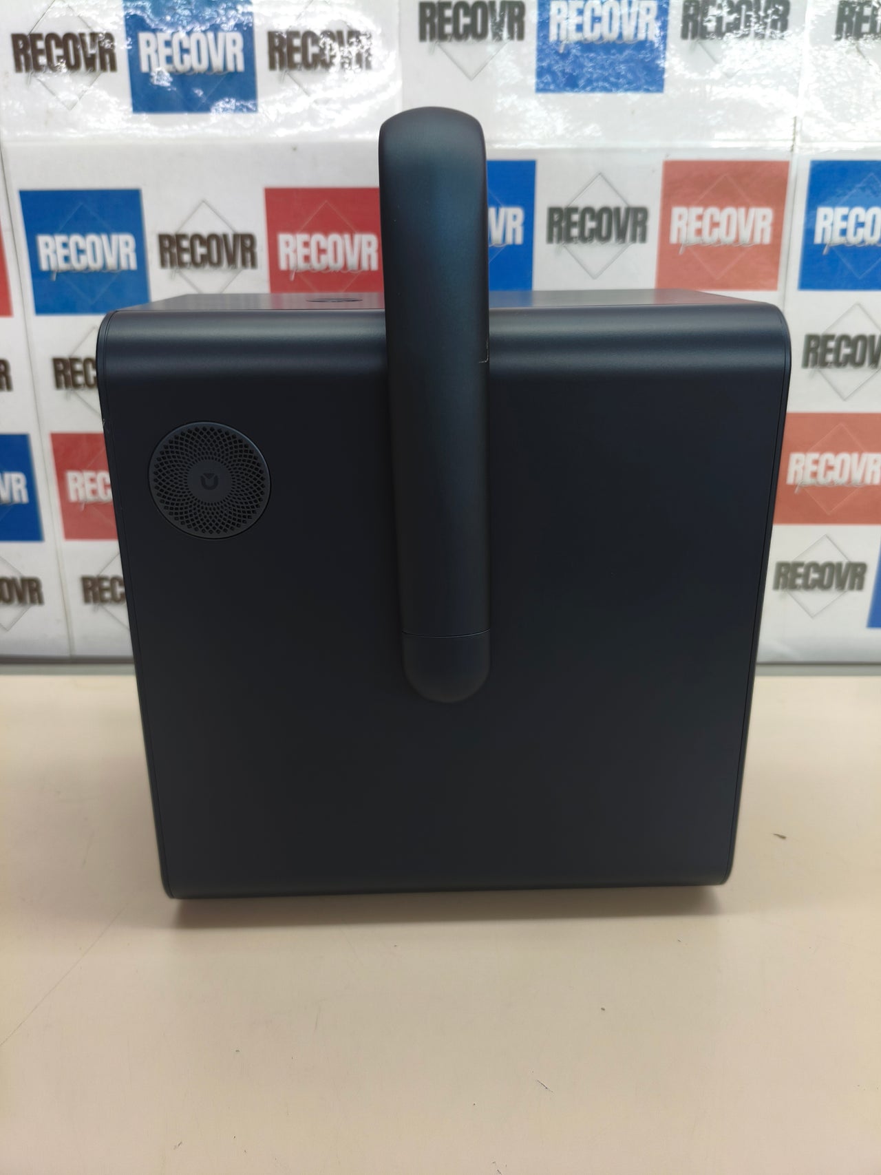 Proyector Ultimea Poseidon E40 Full HD con Android TV
