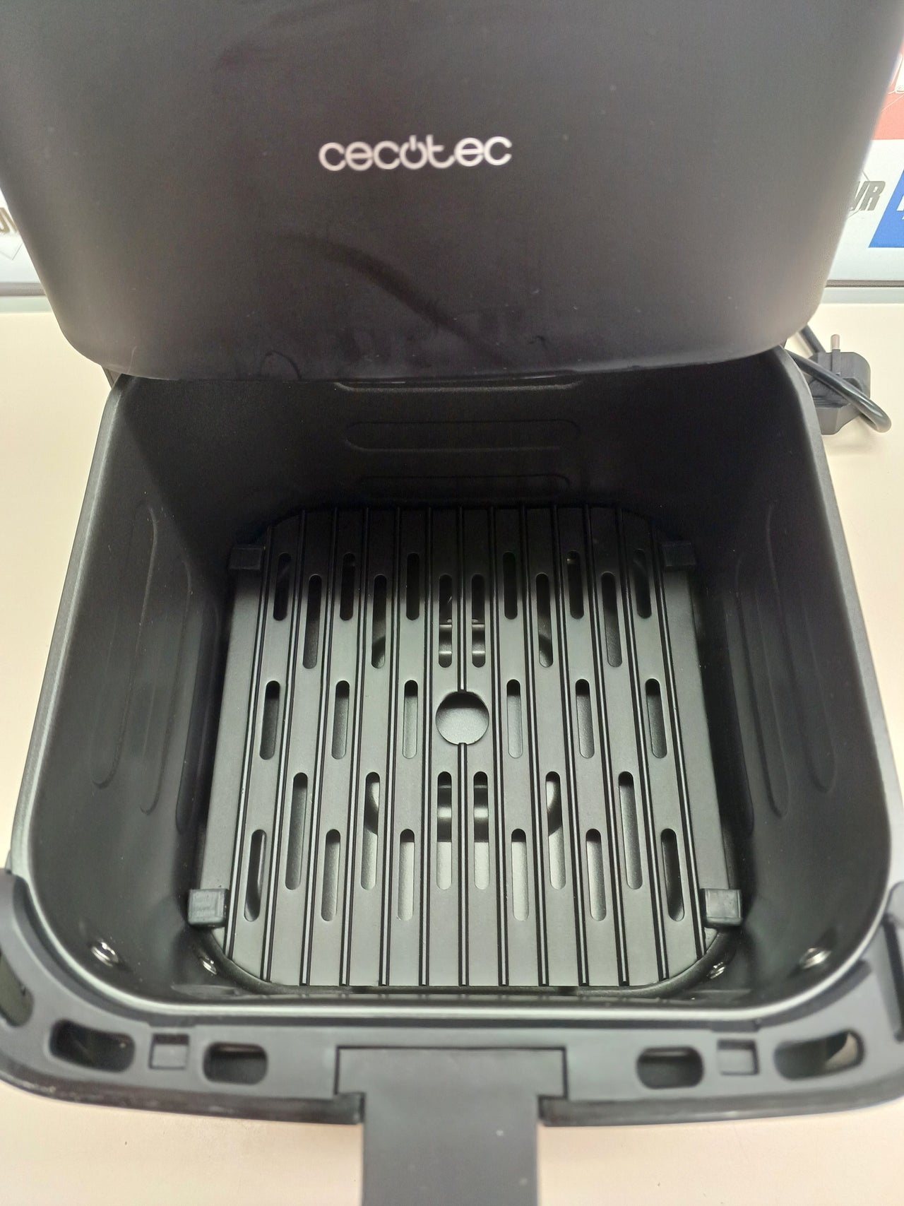 Freidora aire 4L 1900W grill y plancha – Cecotec