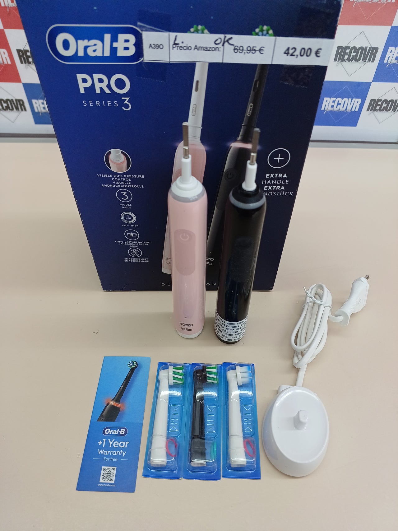 Oral-B Pro 3 3900N Cepillos de Dientes Eléctricos (Pack de 2) con Mango Recargable y Cabezal de Recambio, Diseñado Por Braun, Regalos Orginales para Mujer y Hombre - Negro y Rosa