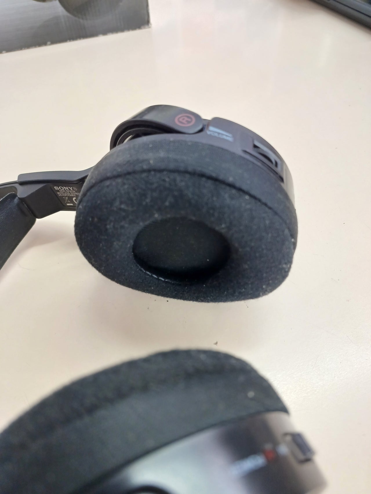 Auriculares inalámbricos Sony MDR-RF811RK de diadema