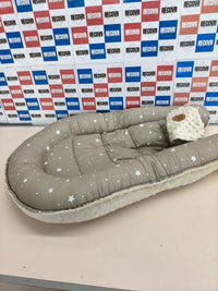 Nido para bebé Totsy Baby 90x50 cm reductor de cuna Minky Winter beige estrellas blancas