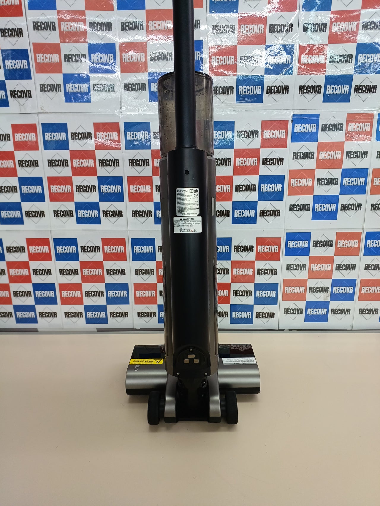 Aspirador en Seco/Húmedo Eureka RapidWash NEW430