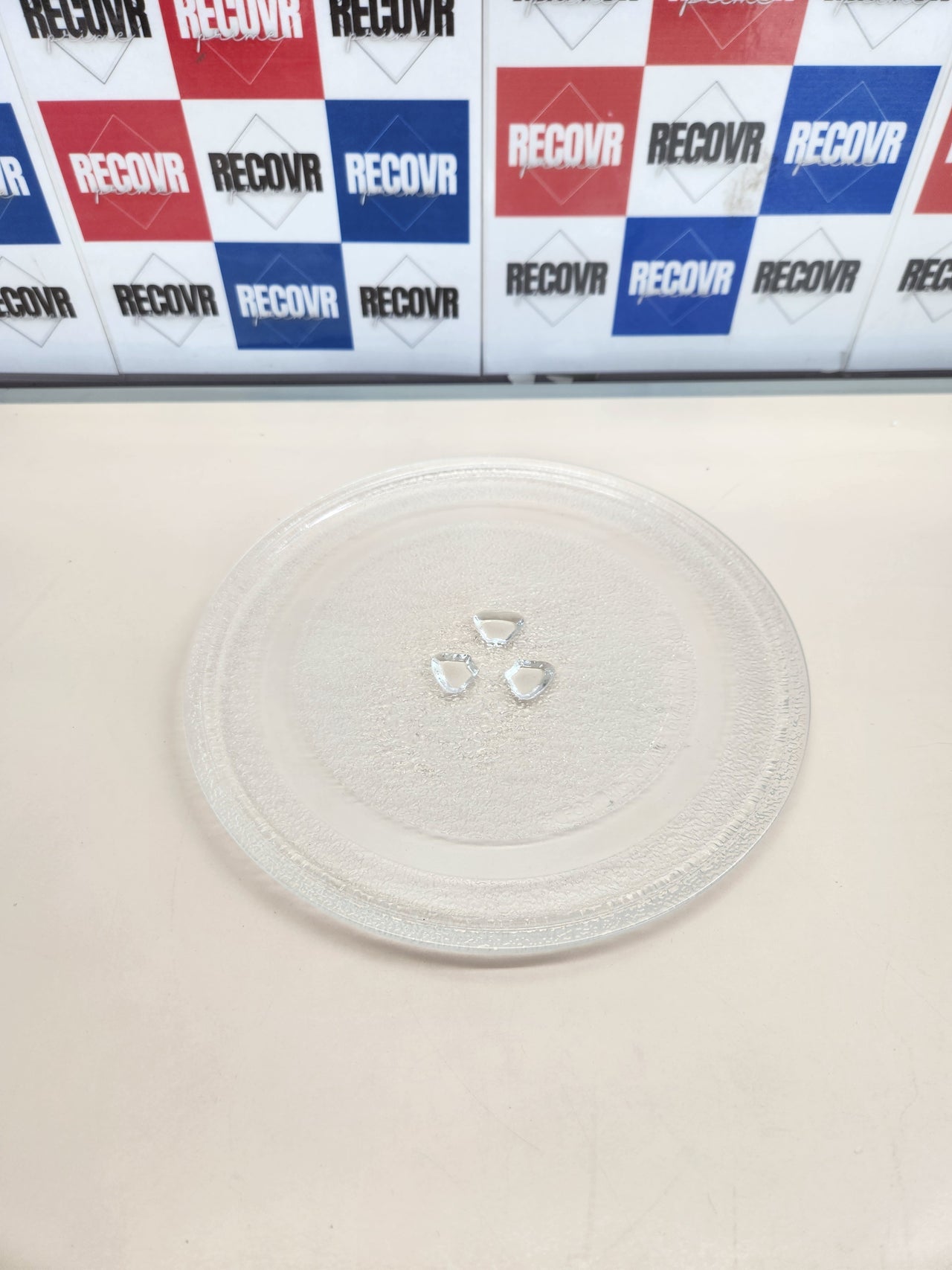 WinGluge Plato Microondas Universal 245 mm de Diámetro, Plato Giratorio de Cristal Redonda con 3 Fijadores Apto para Todos los Modelos de Microondas con un Plato Giratorio de 24.5 CM