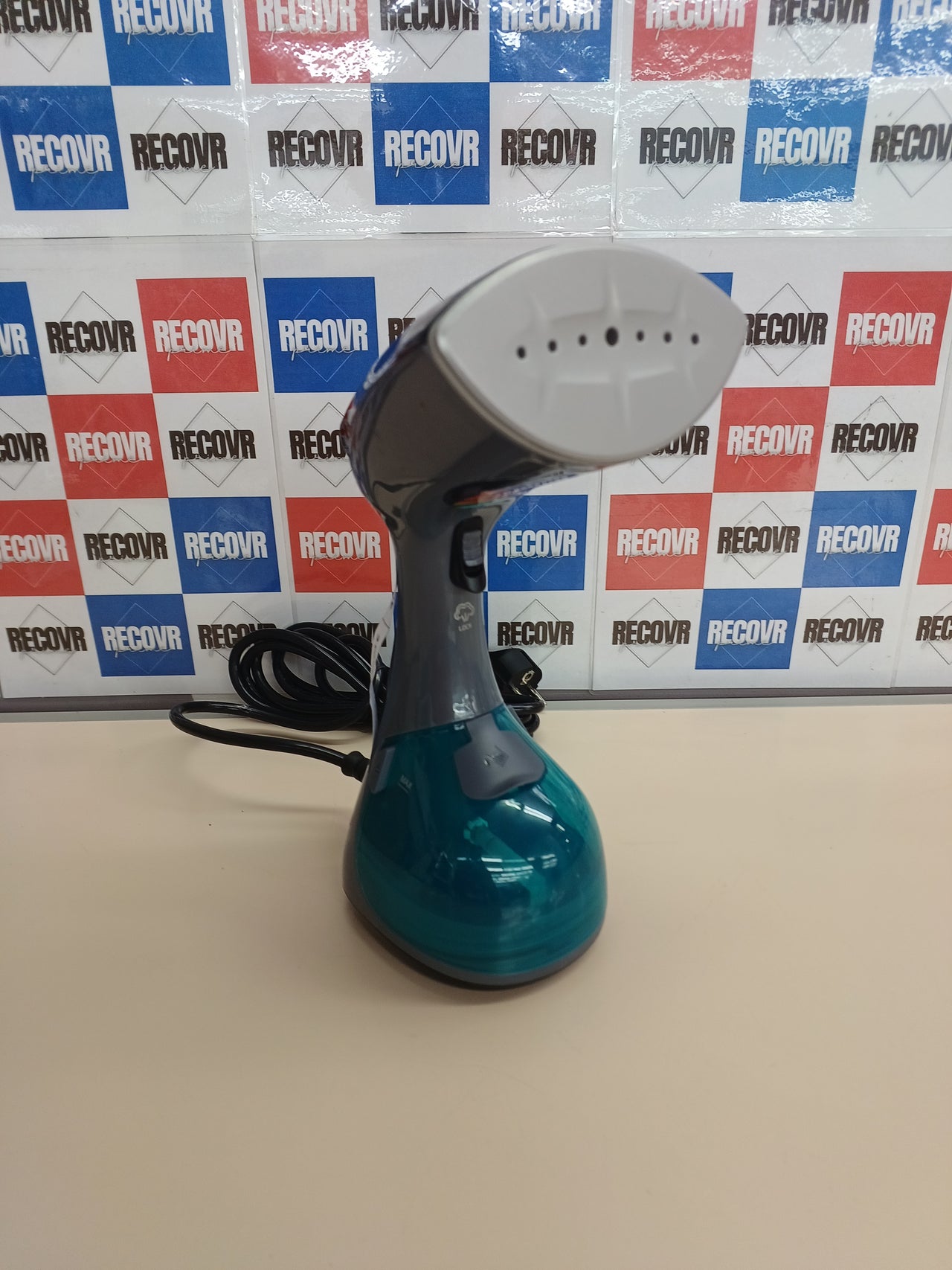 Plancha vertical vapor 1960 W 35 g/min autoapagado – Cecotec