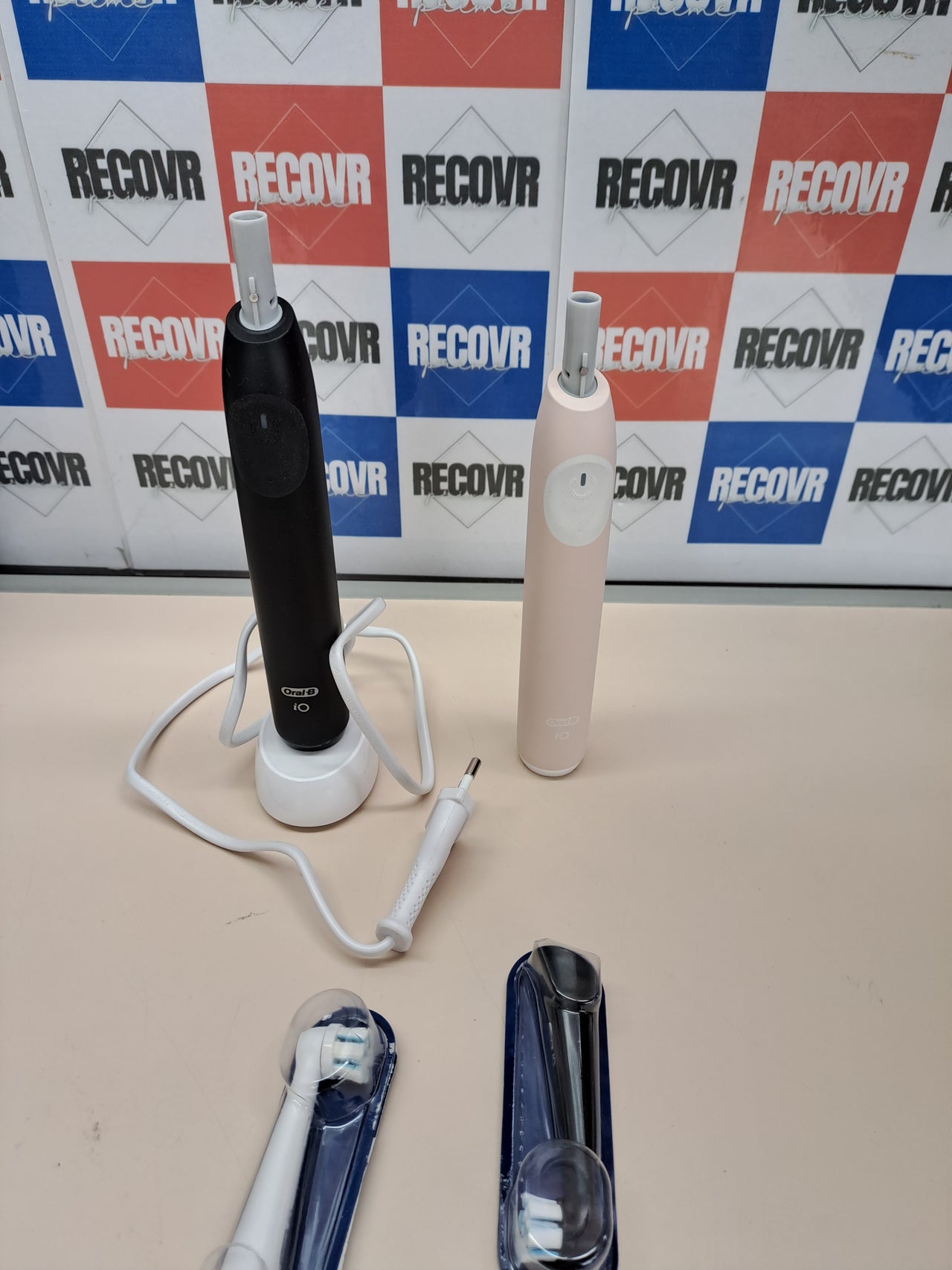 Oral-B iO 2 pack de 2 cepillos eléctricos negro y rosa