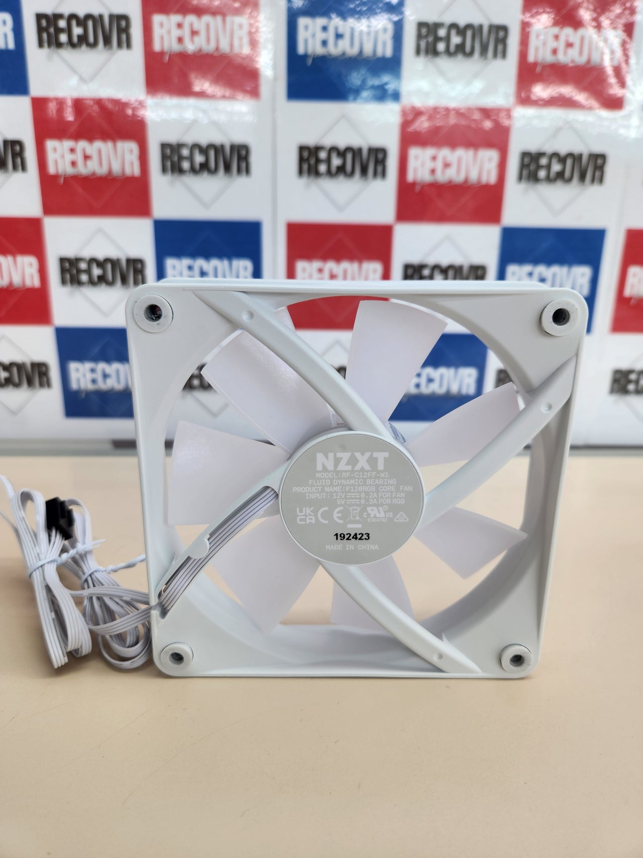 Ventilador RGB 120 mm montado en hub NZXT F120 RGB Core - RF-C12SF-W1