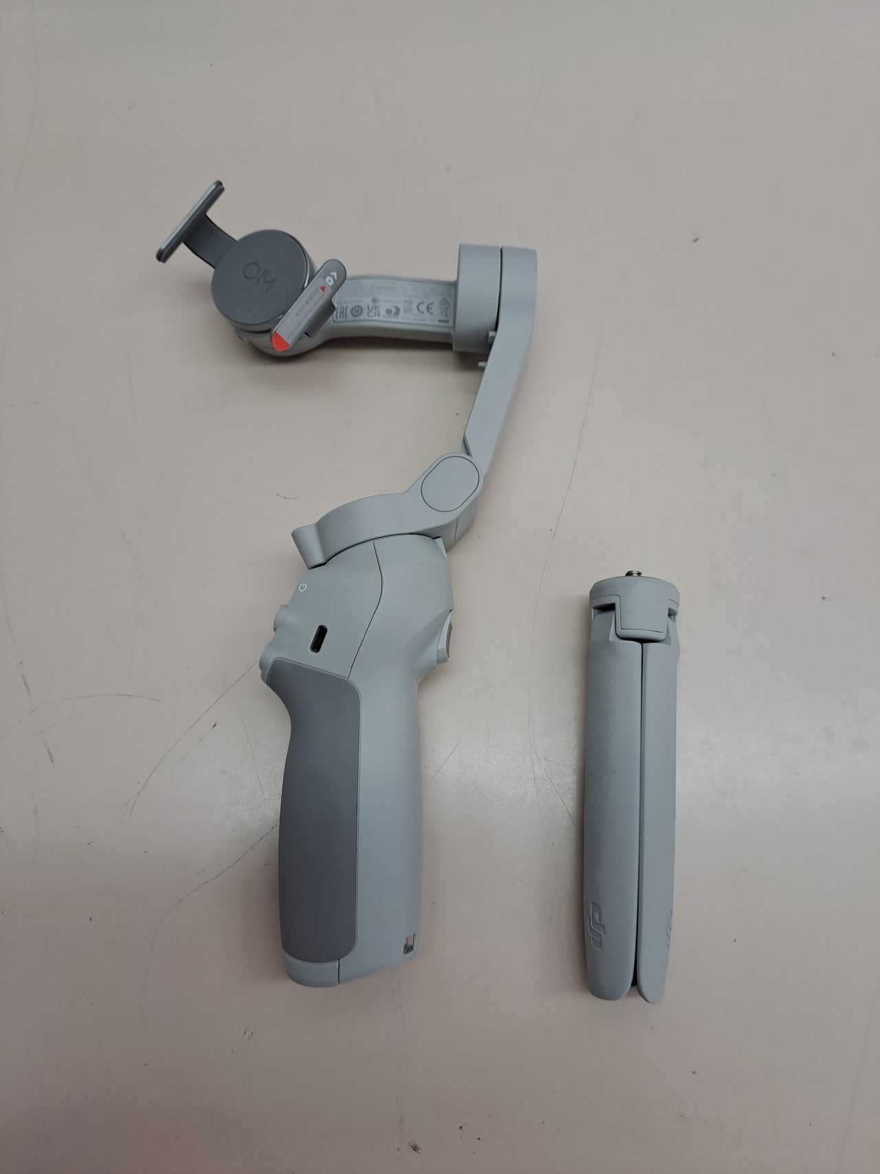 Estabilizador móvil 3 ejes plegable DJI Osmo Mobile SE