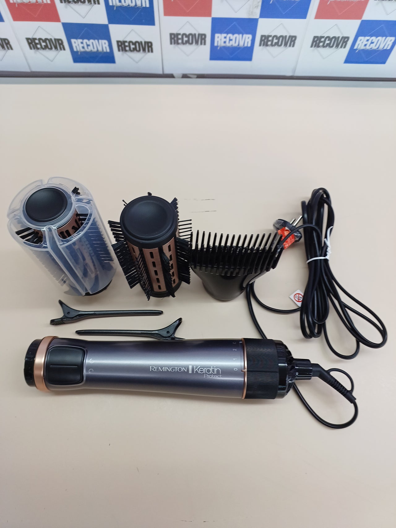 Remington Cepillo de Aire Keratin Protect - Moldeador de Pelo, Queratina y Aceite de Almendra, Cepillo Secador, 3 Accesorios, Moldea y da Volumen, Cerámica, 1000 W, 2 Temperaturas/Velocidades - AS8811