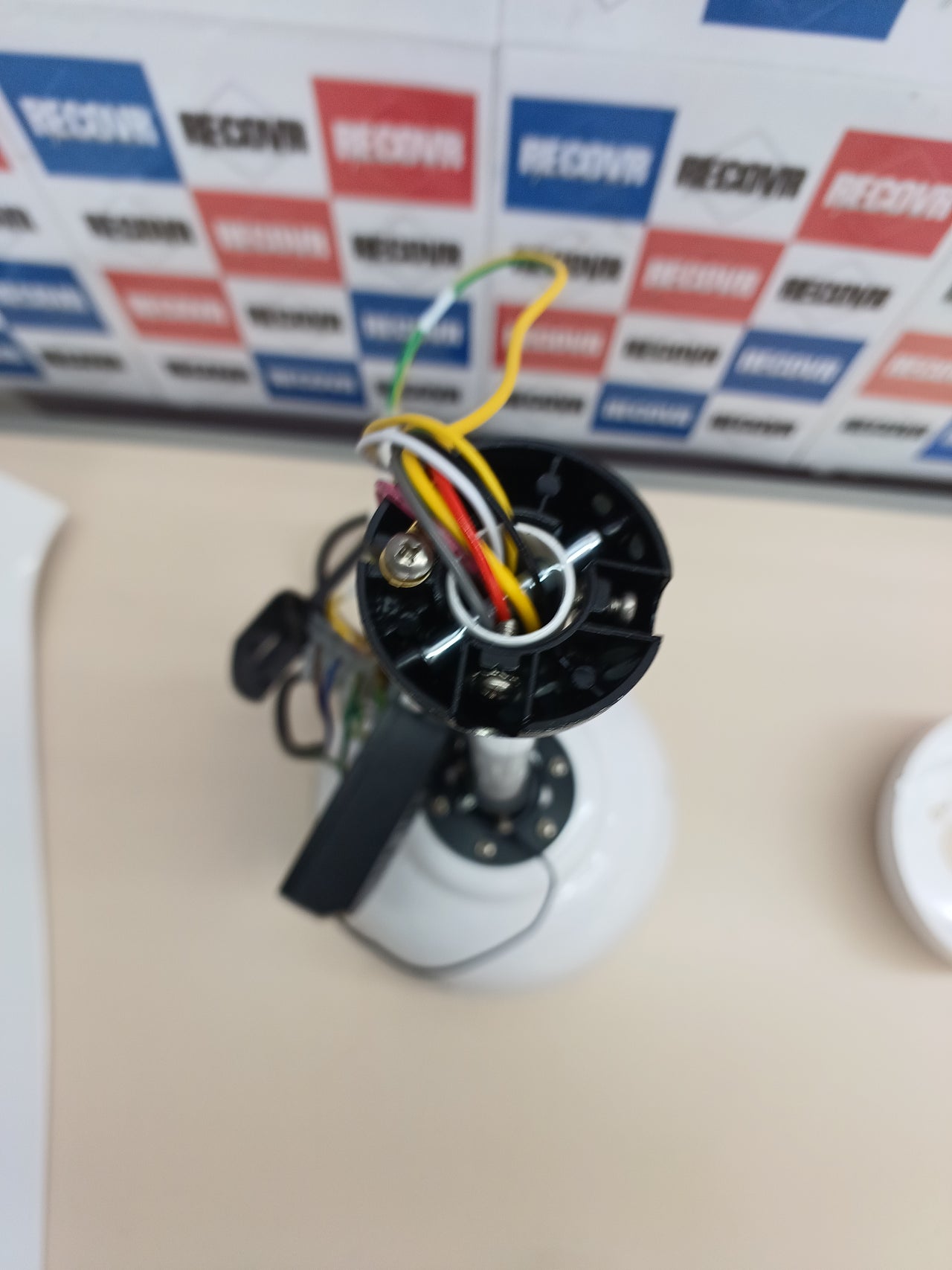 Ventilador techo 132 cm con luz 6 velocidades Reiga