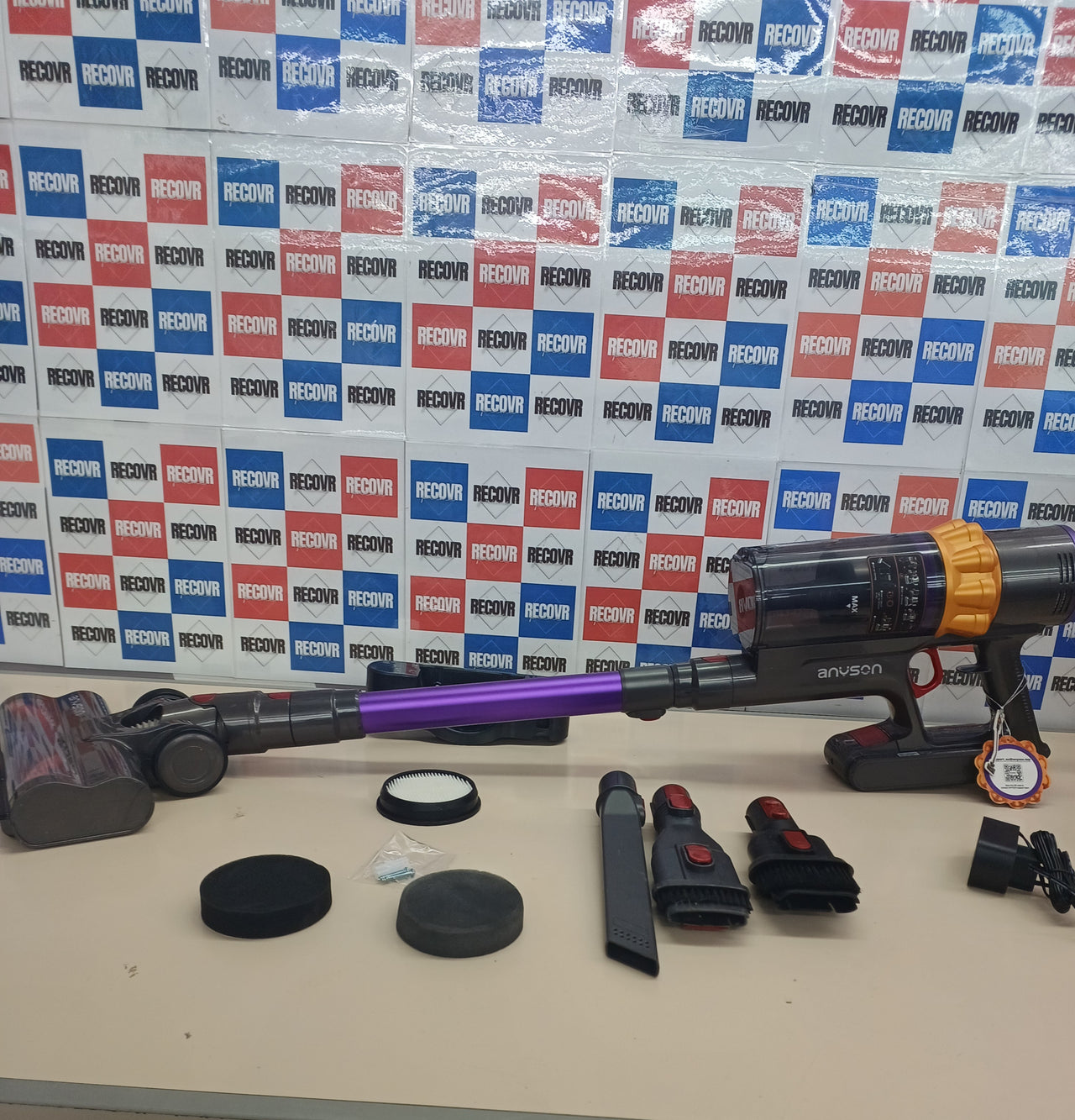 Aspiradora inalámbrica 45KPA 60min 1,5L OLED Anyson