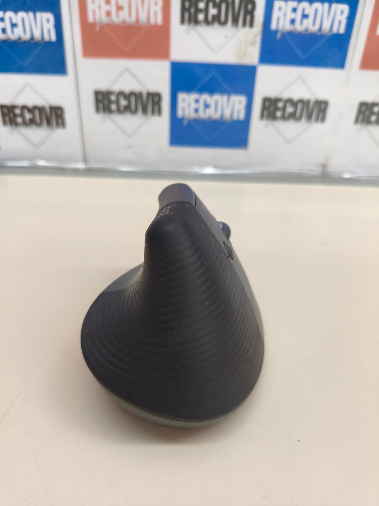 Ratón ergonómico vertical Logitech Lift inalámbrico
