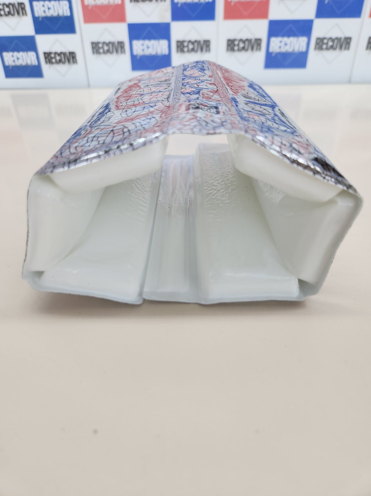 Enfriador de Vino Flexible - Funda Reutilizable en Color Plata para Enfriamiento Rápido de Botellas de Tamaño Estándar Vacu Vin