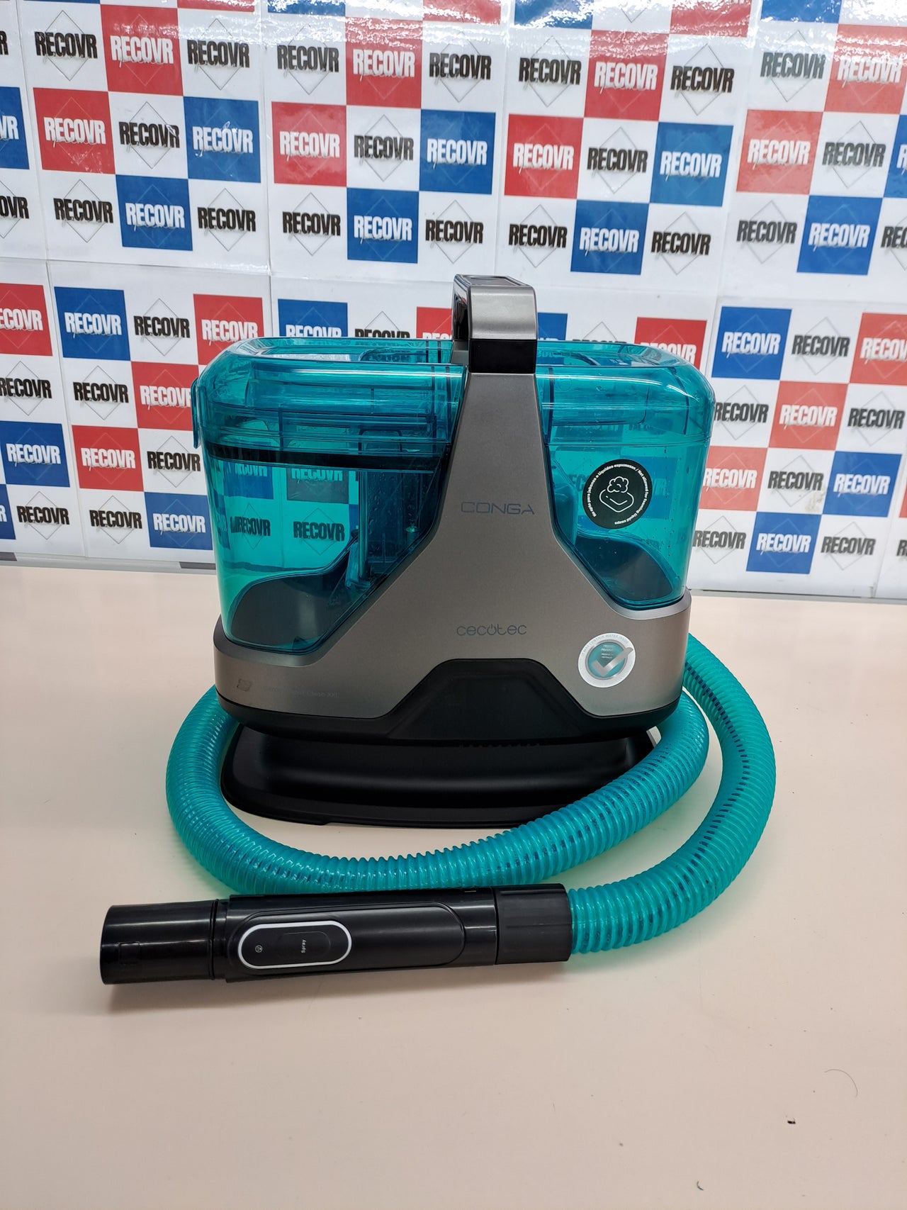 Limpiador Aspirador de Tapicerías y Alfombras Cecotec XXL 600W, 15kPa