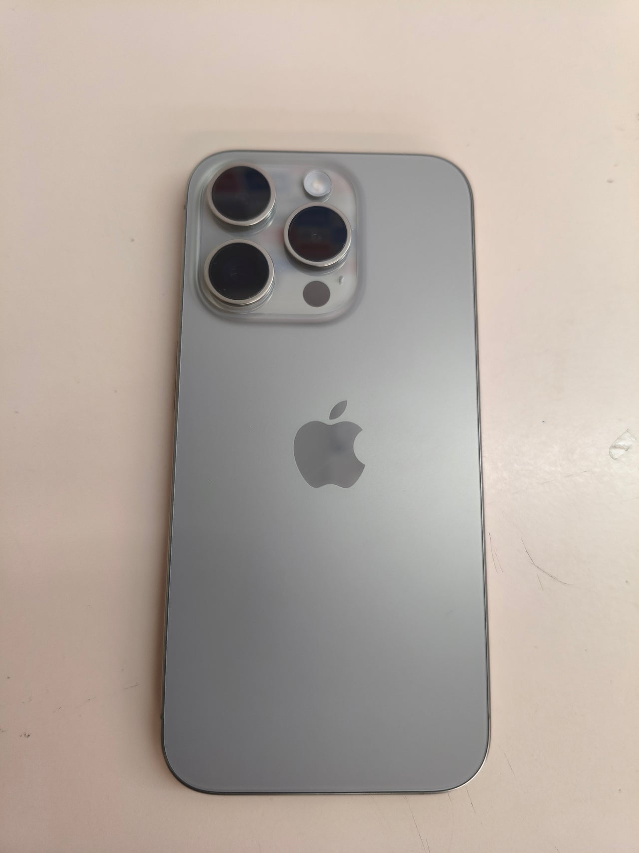 iPhone 15 Pro 128GB Natural Titanium