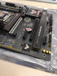 Placa base ASUS TUF GAMING B850-PLUS WIFI ATX para AMD Ryzen DDR5