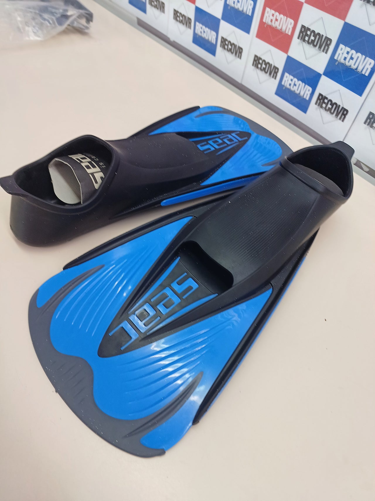 Aletas talla 36-37 cortas natación piscina y mar SEAC.