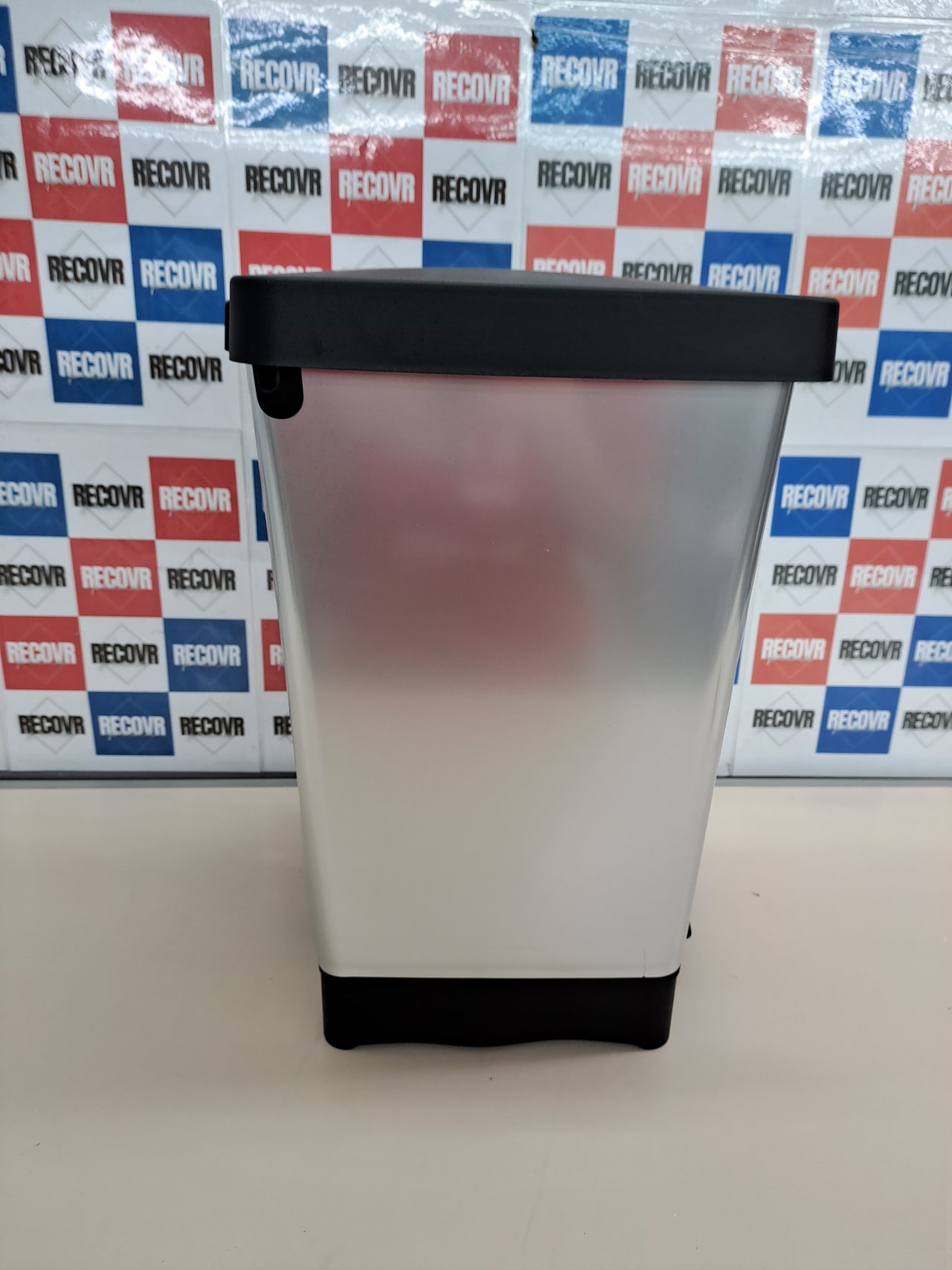 Cubo basura 21L pedal plástico BPA gris Tatay