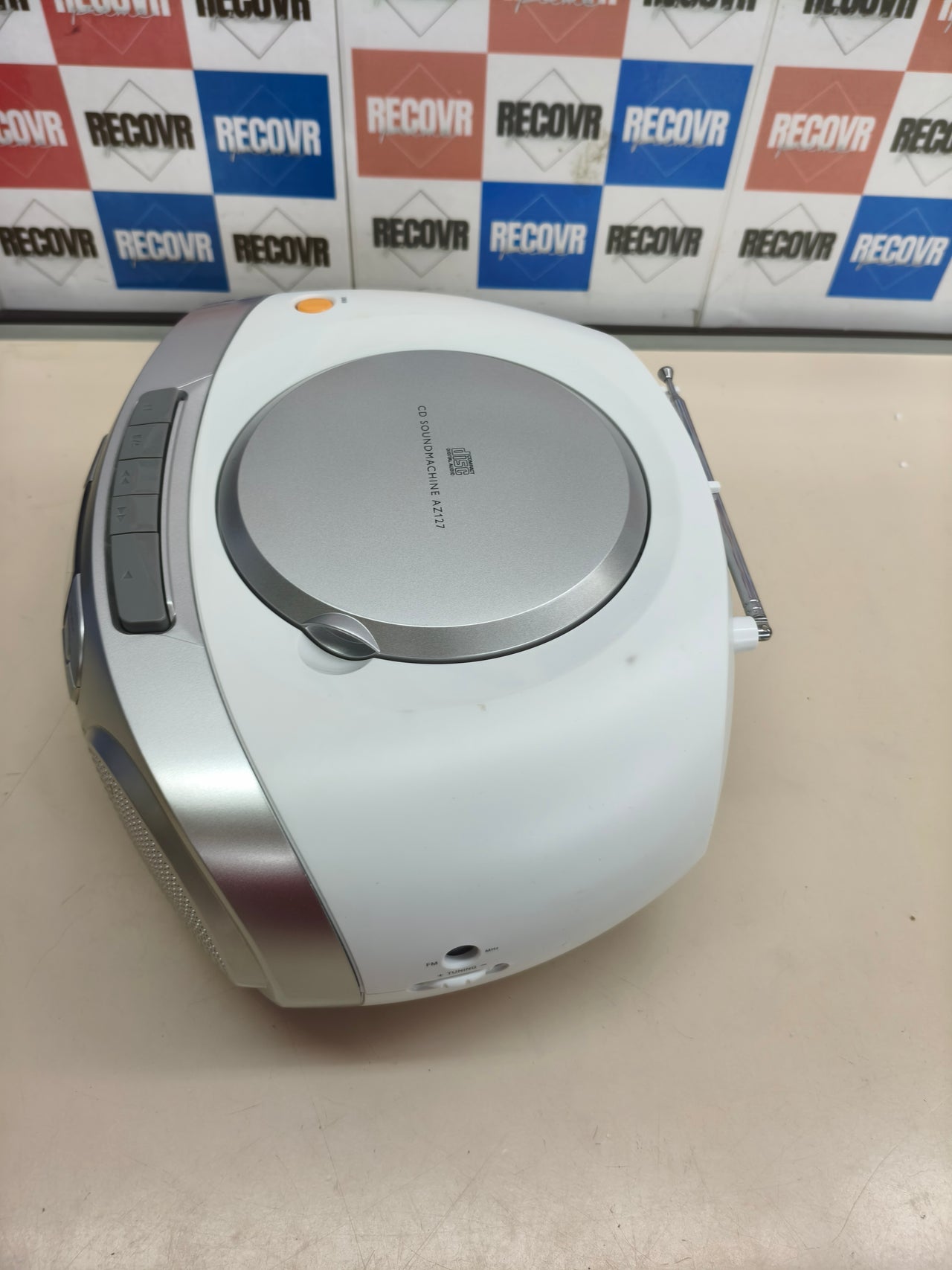 Radio CD portátil Philips AZ127/12 con casete