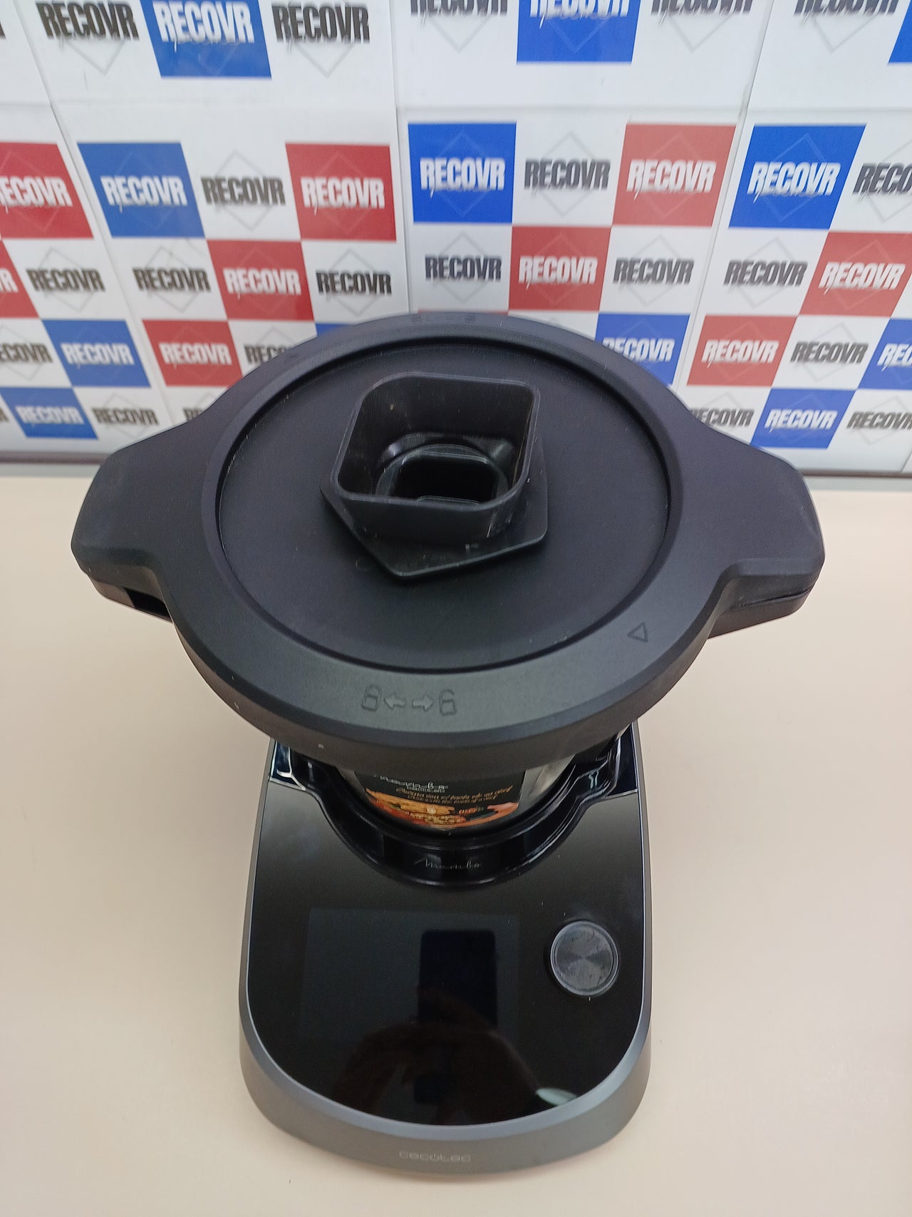 Cecotec Robot de Cocina Multifunción Mambo Touch con Jarra Habana. 1600 W, 37 Funciones, Pantalla Táctil TFT 5" con Recetario Integrado, 3,3 Litros, APP, Báscula y Jarra de Acero Inox + Habana
