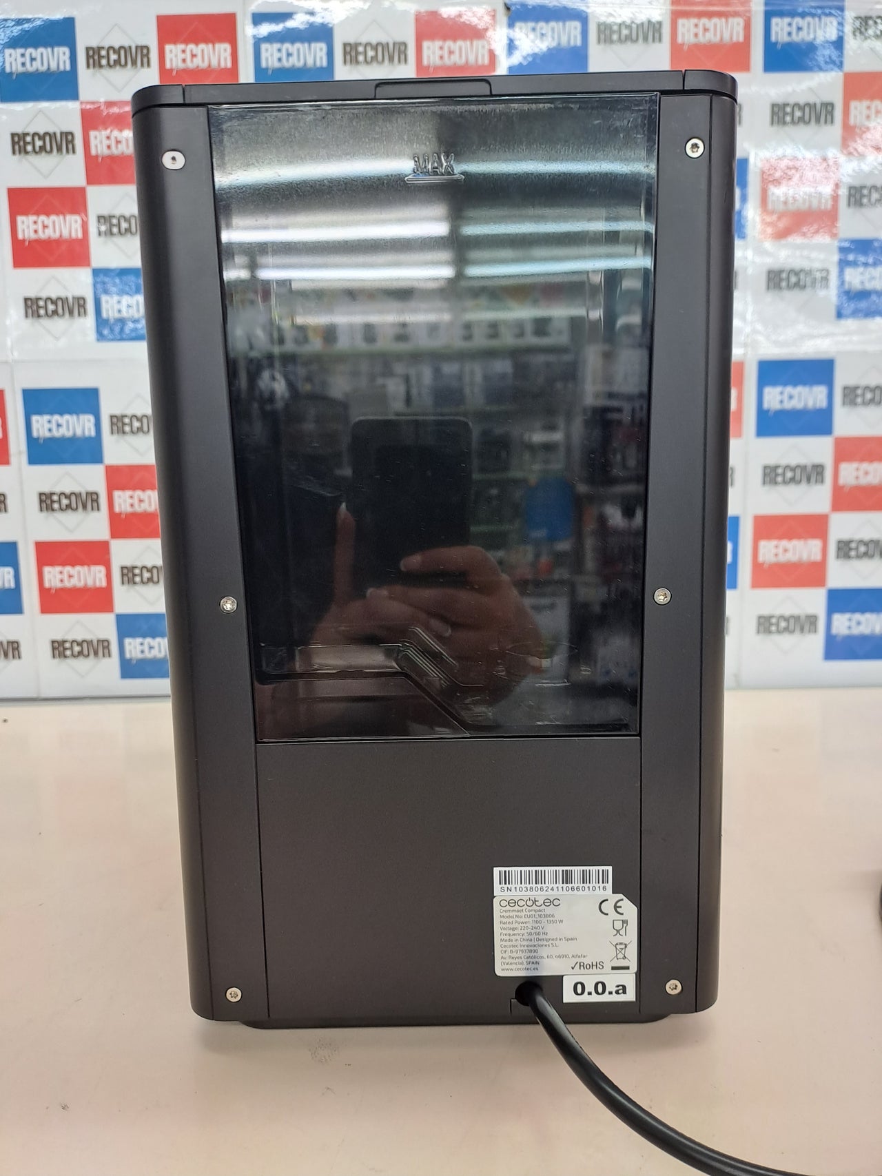 Cafetera superautomática Cecotec con molinillo