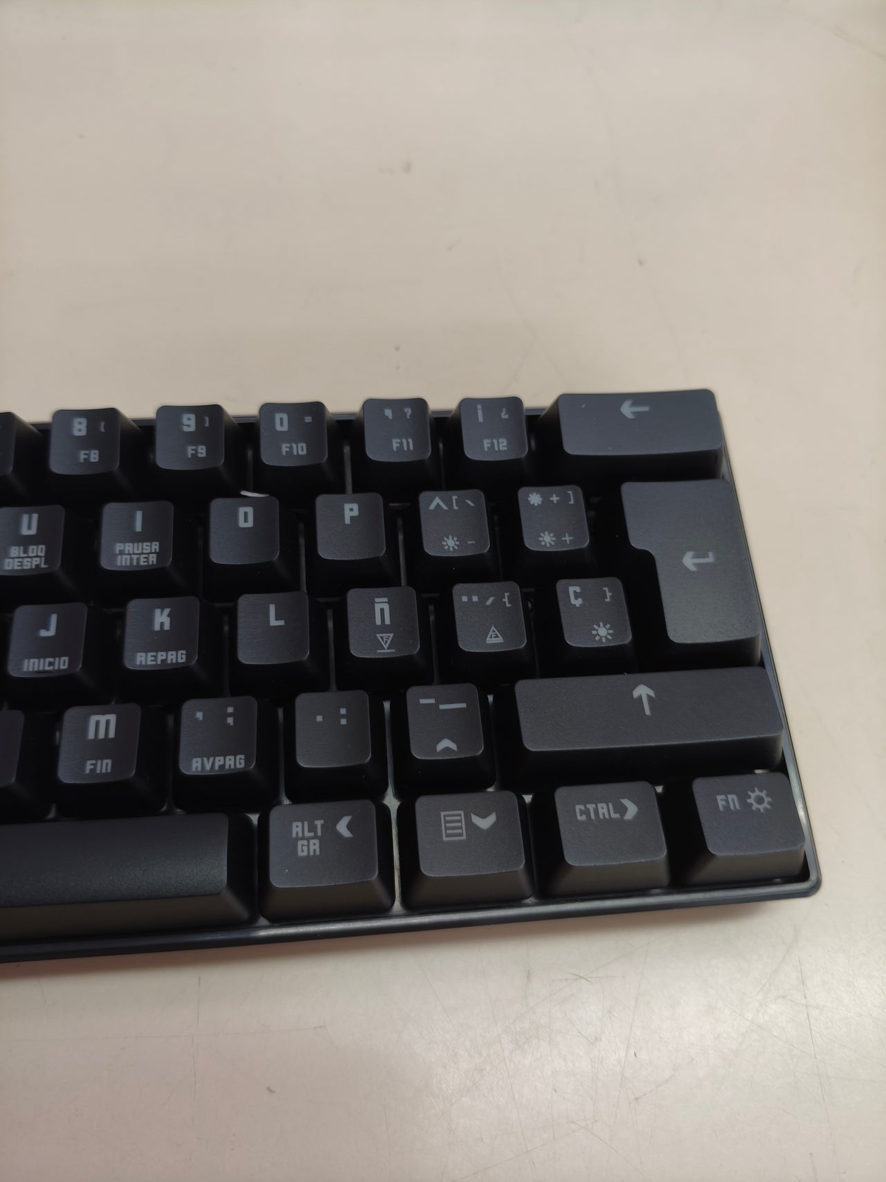Teclado mecánico gaming KROM KLUSTER 60% RGB, Bluetooth/USB